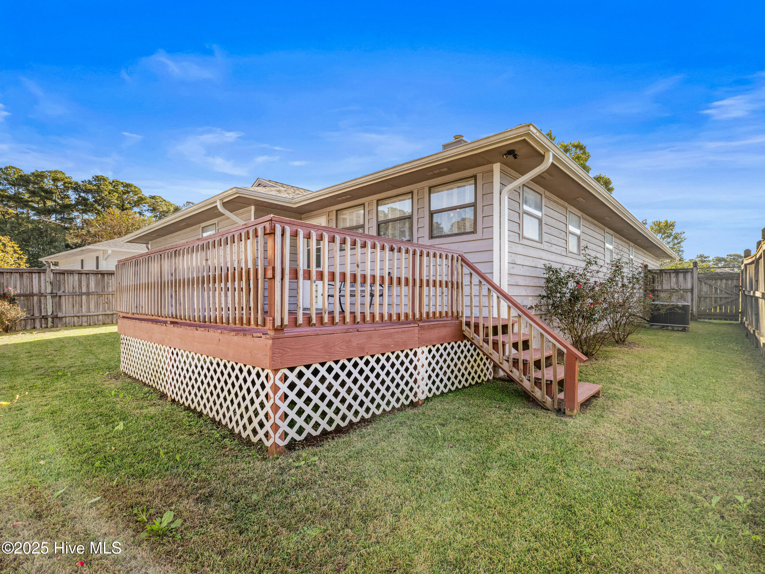 100538354 | Photo 48