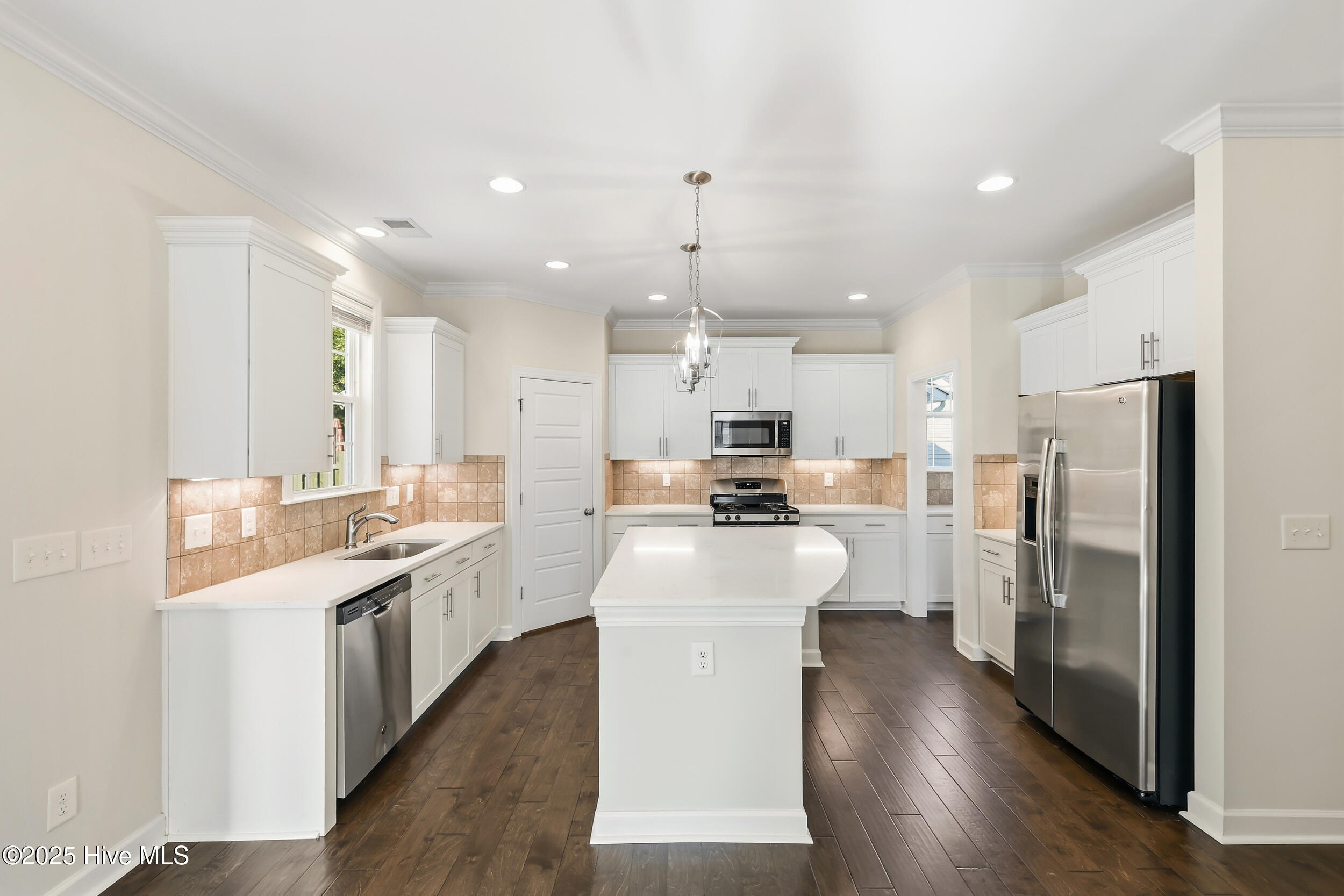 100541614 | Photo 18