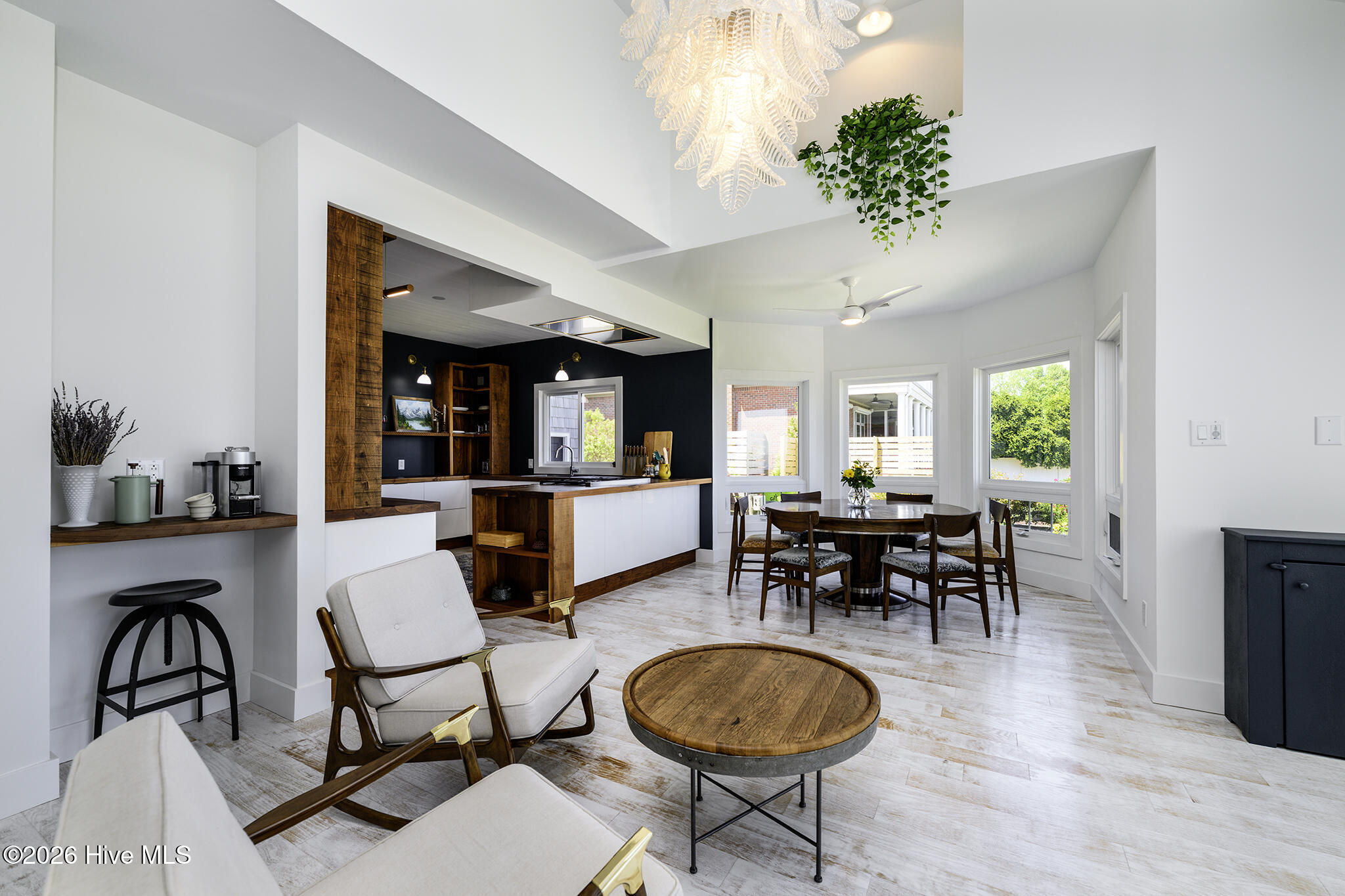 Elegant Design including matching Murano Glass Chandeliers