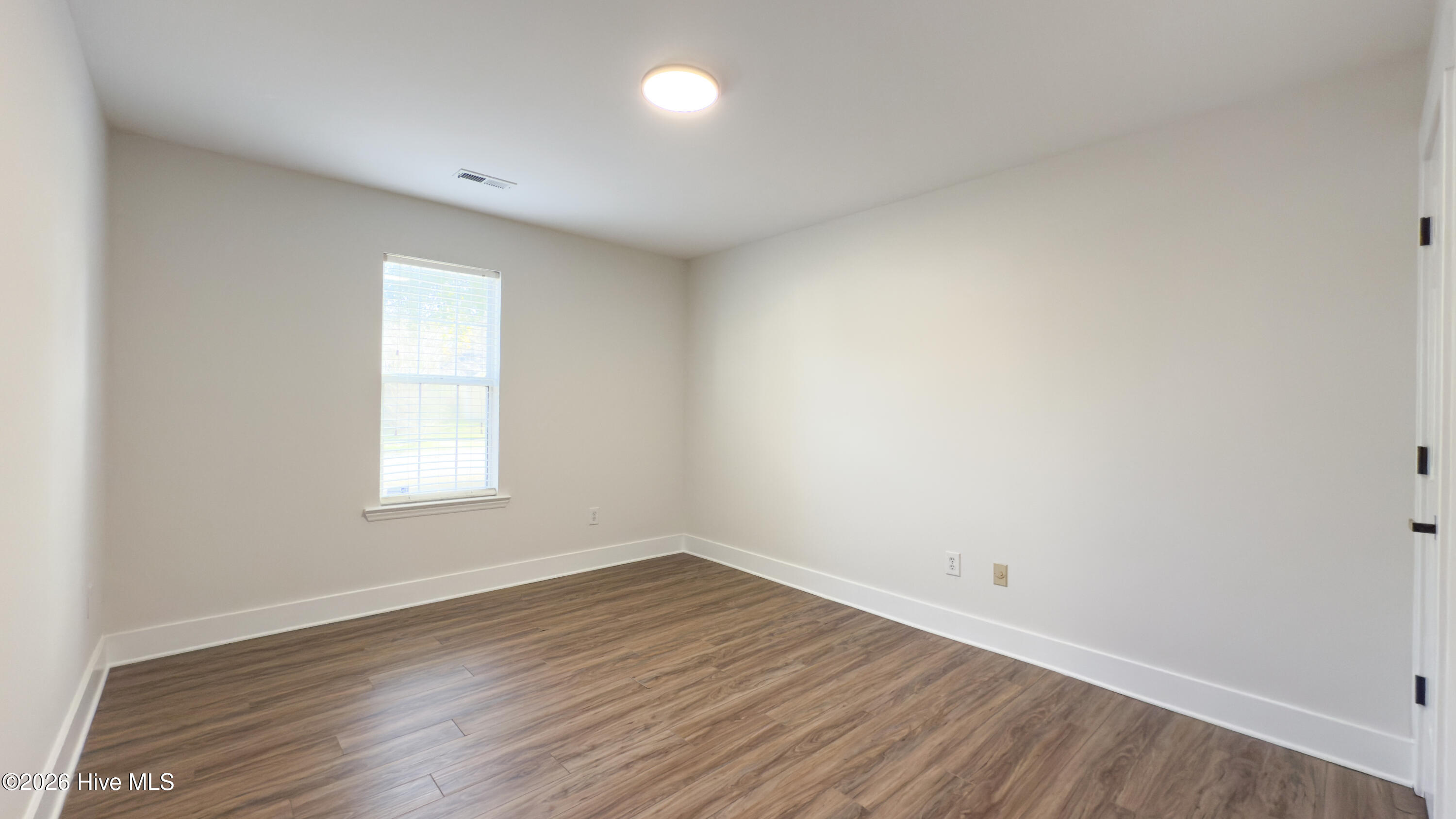 100550550 | Photo 19