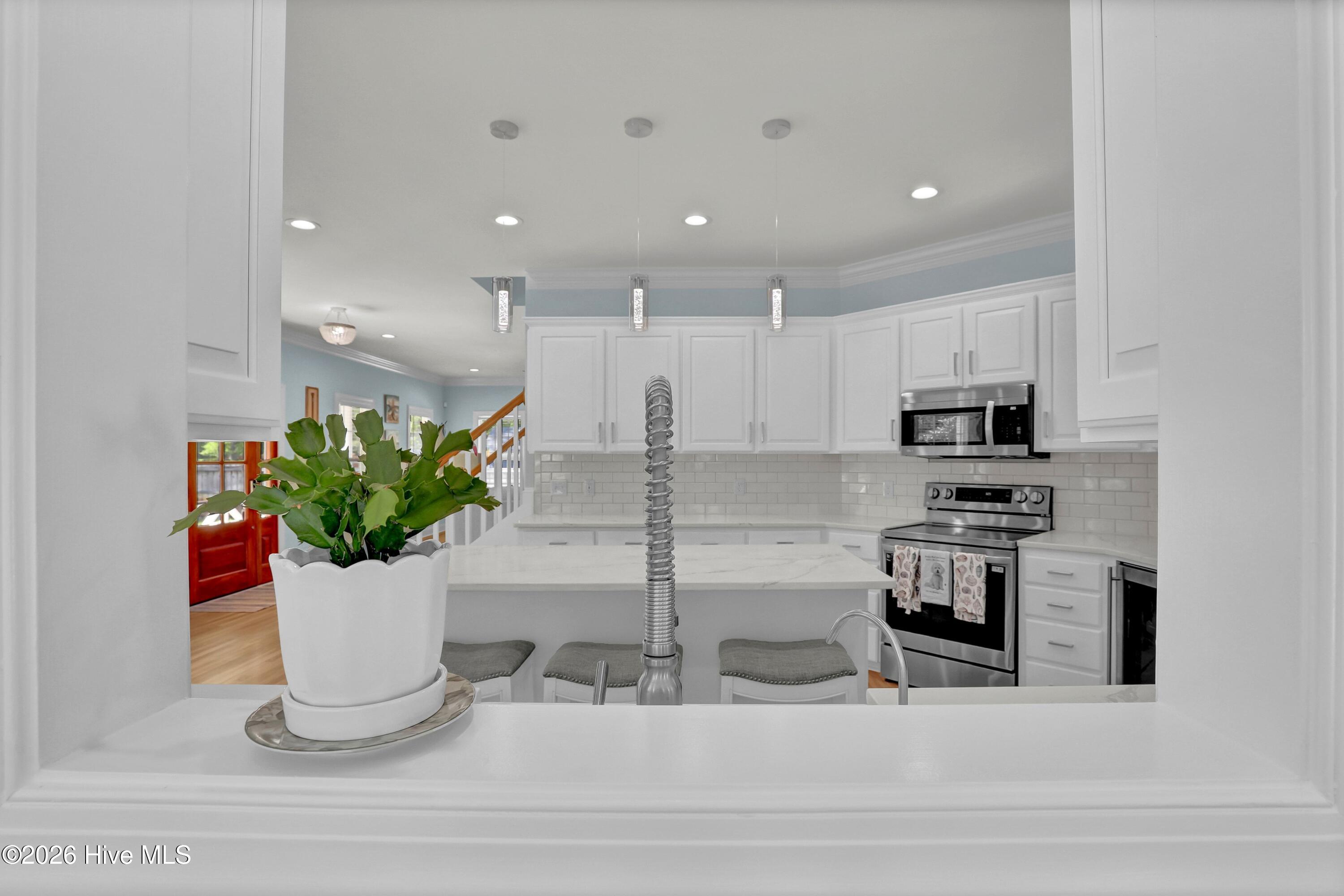 100567806 | Photo 21