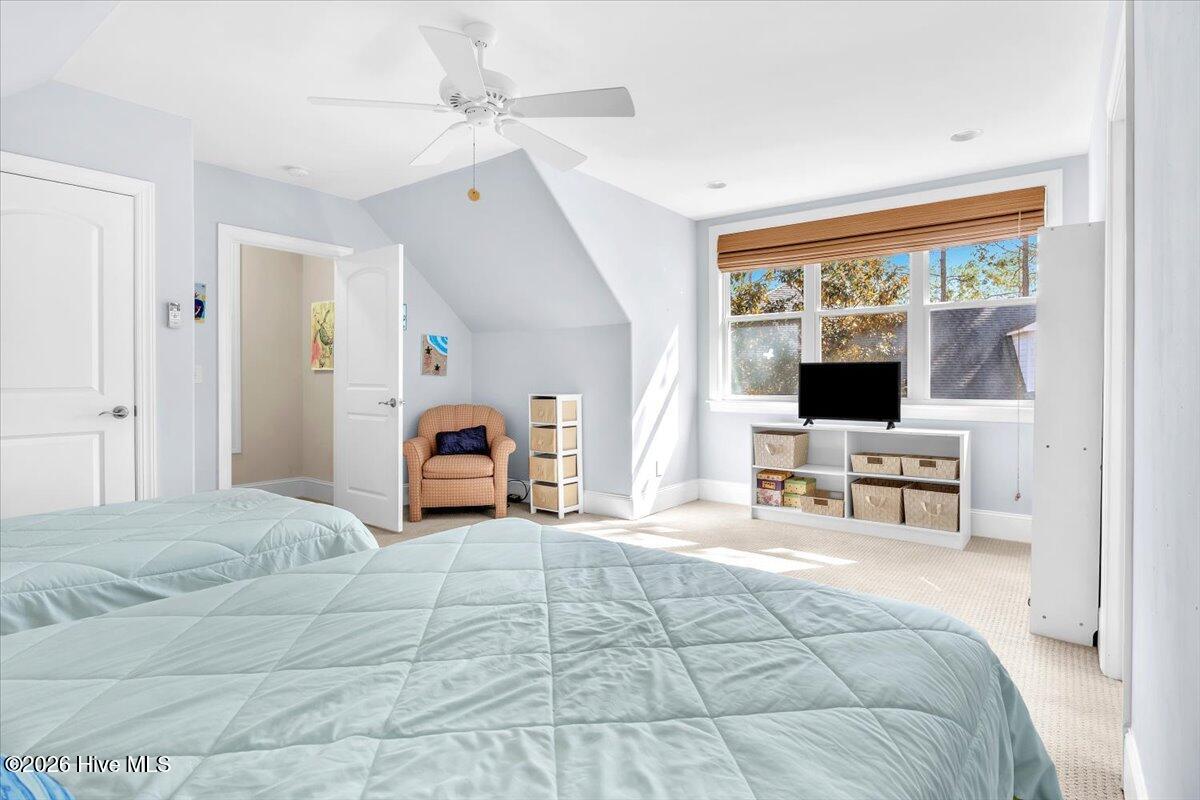 100556407 | Photo 53