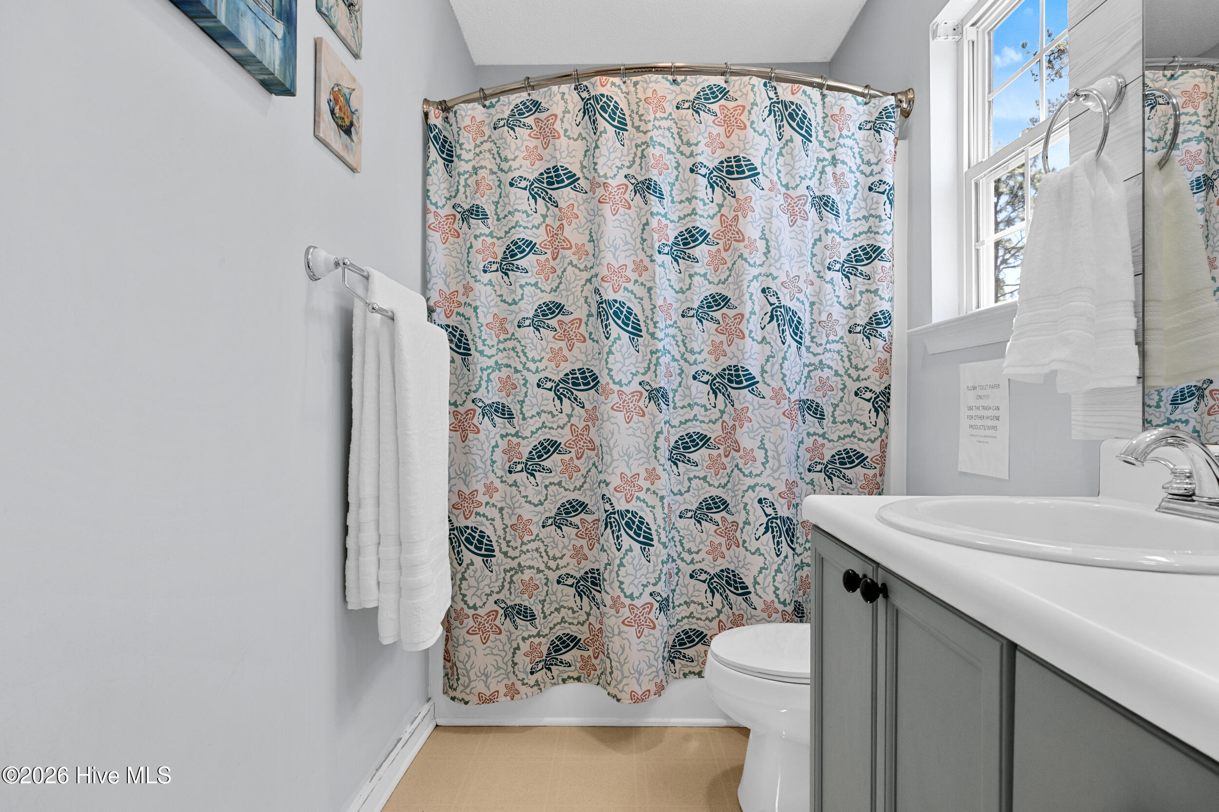 100569282 | Photo 24