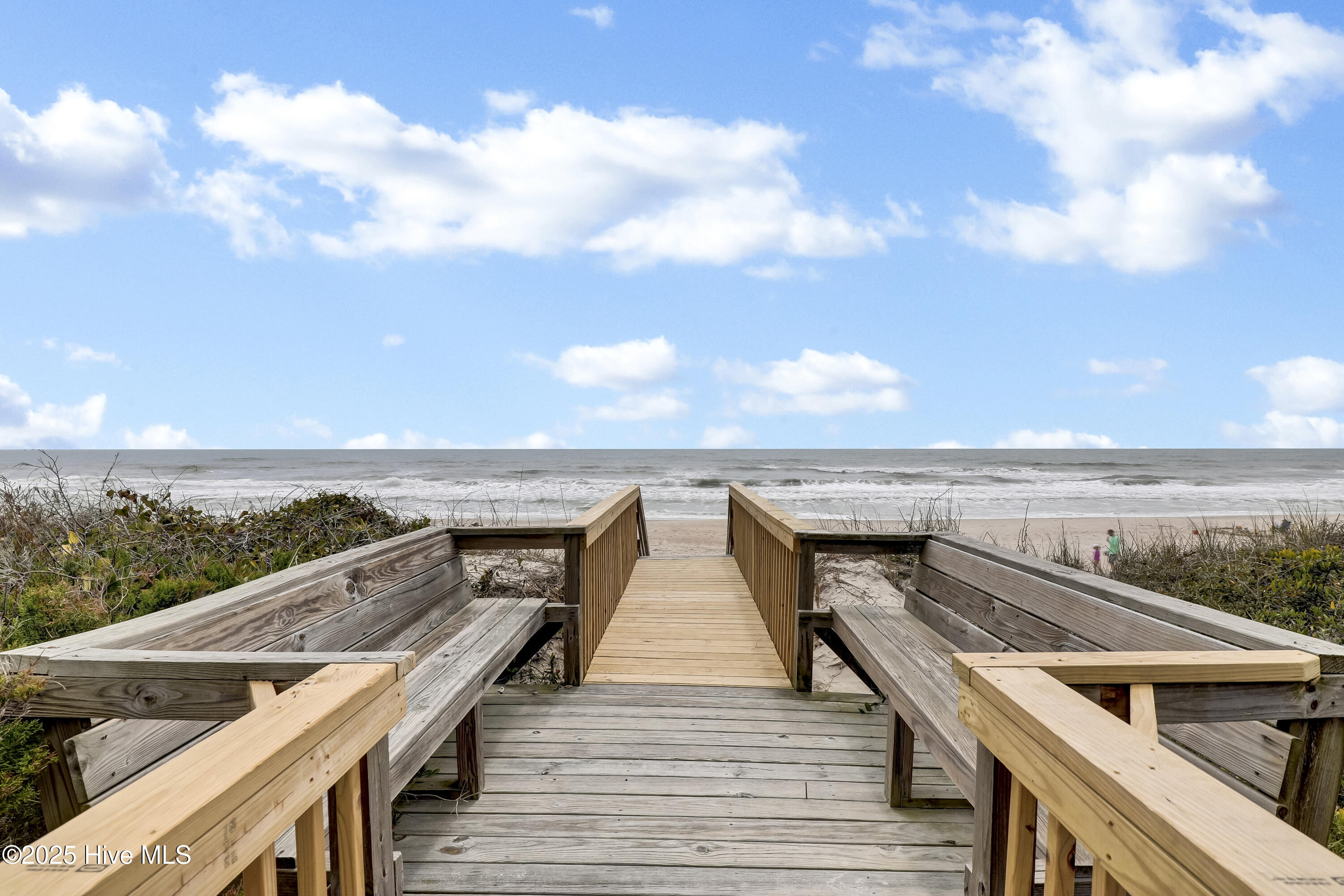 100520988 | Photo 13