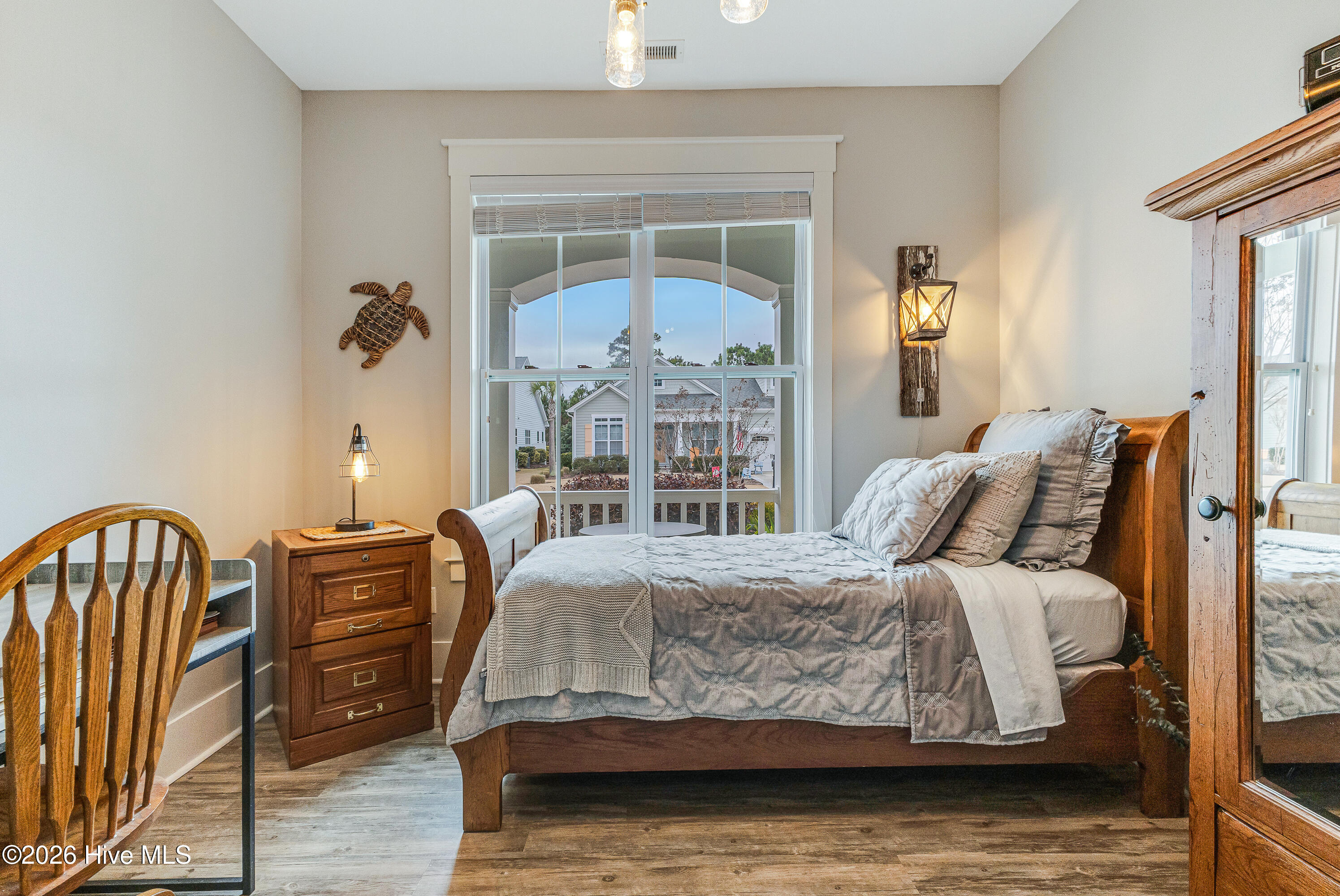 100551306 | Photo 38