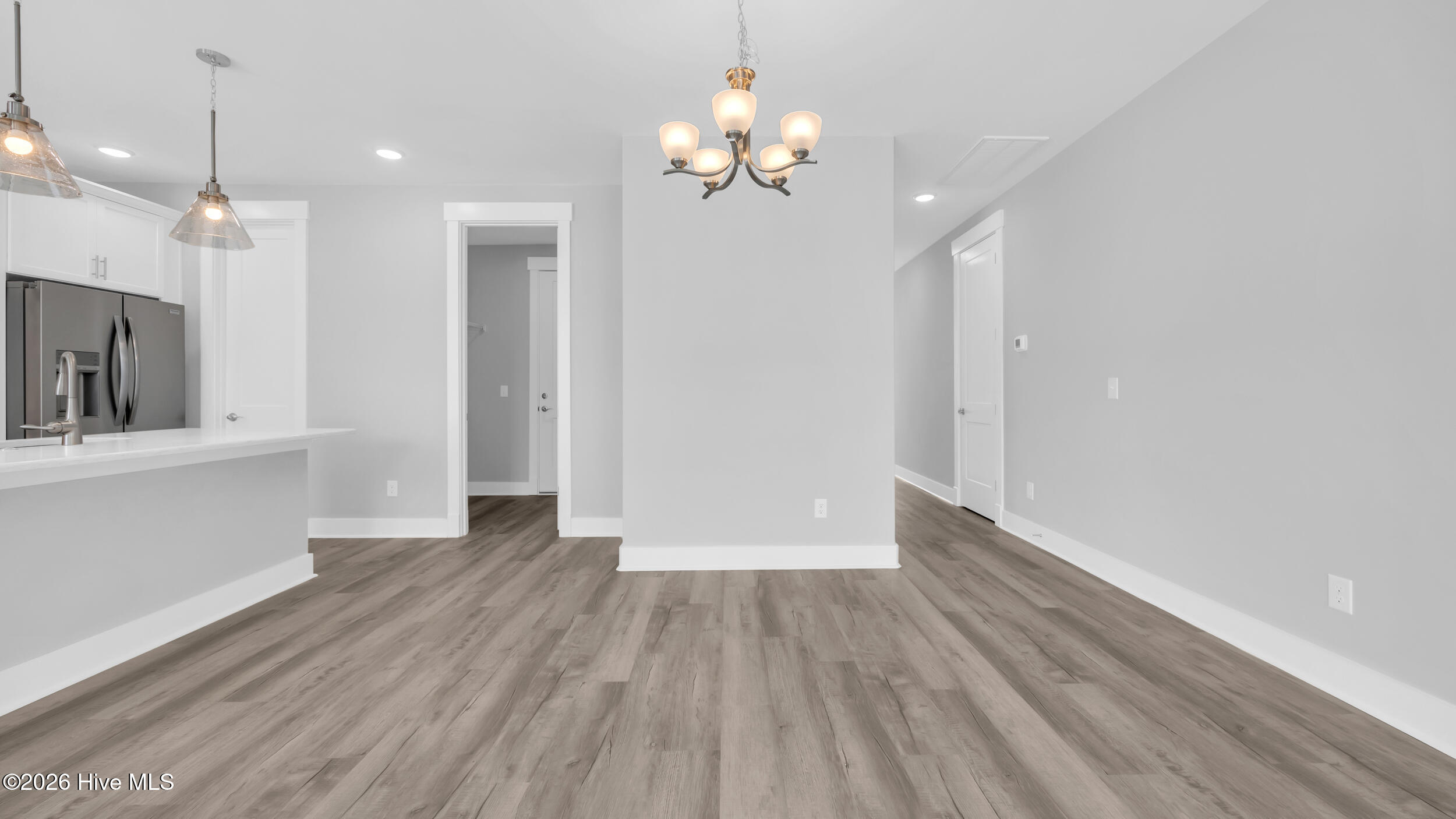 100549844 | Photo 17