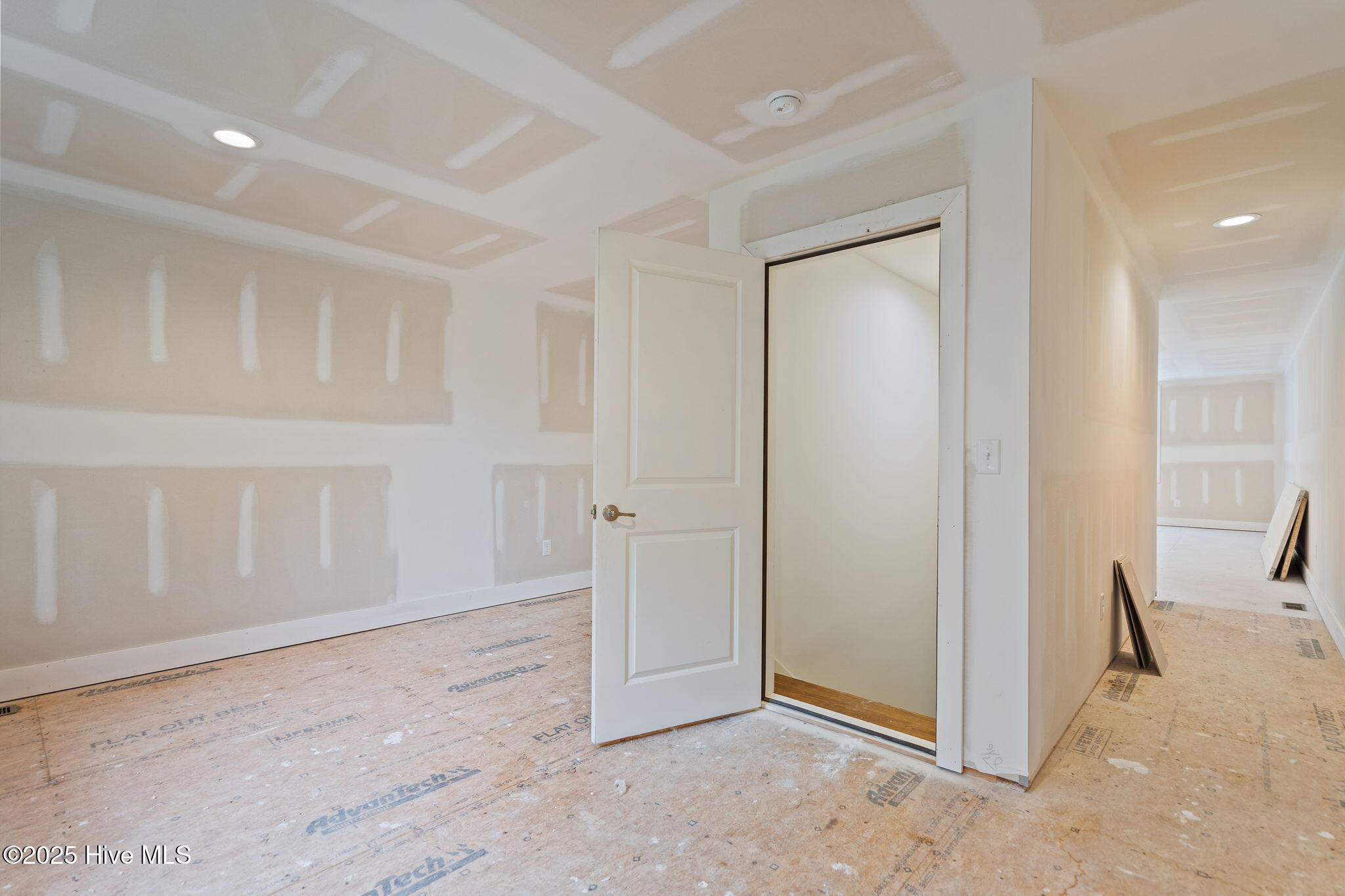 100532333 | Photo 124