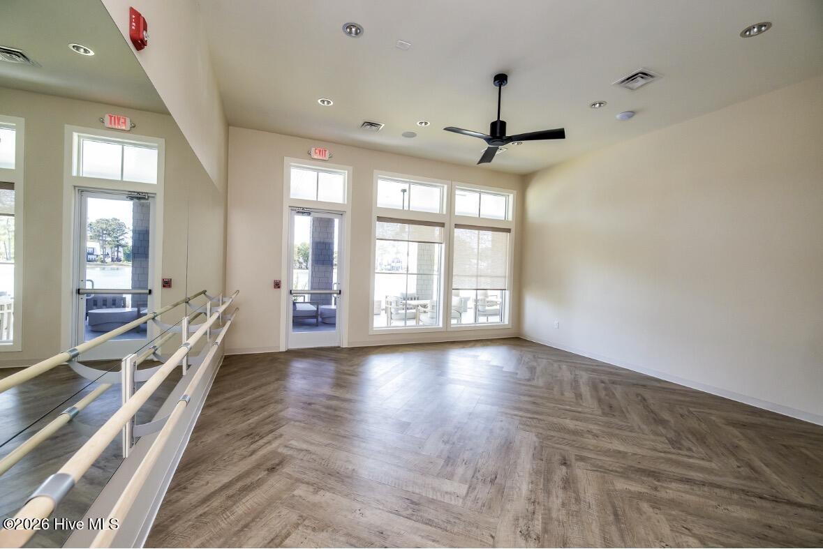 100567663 | Photo 38