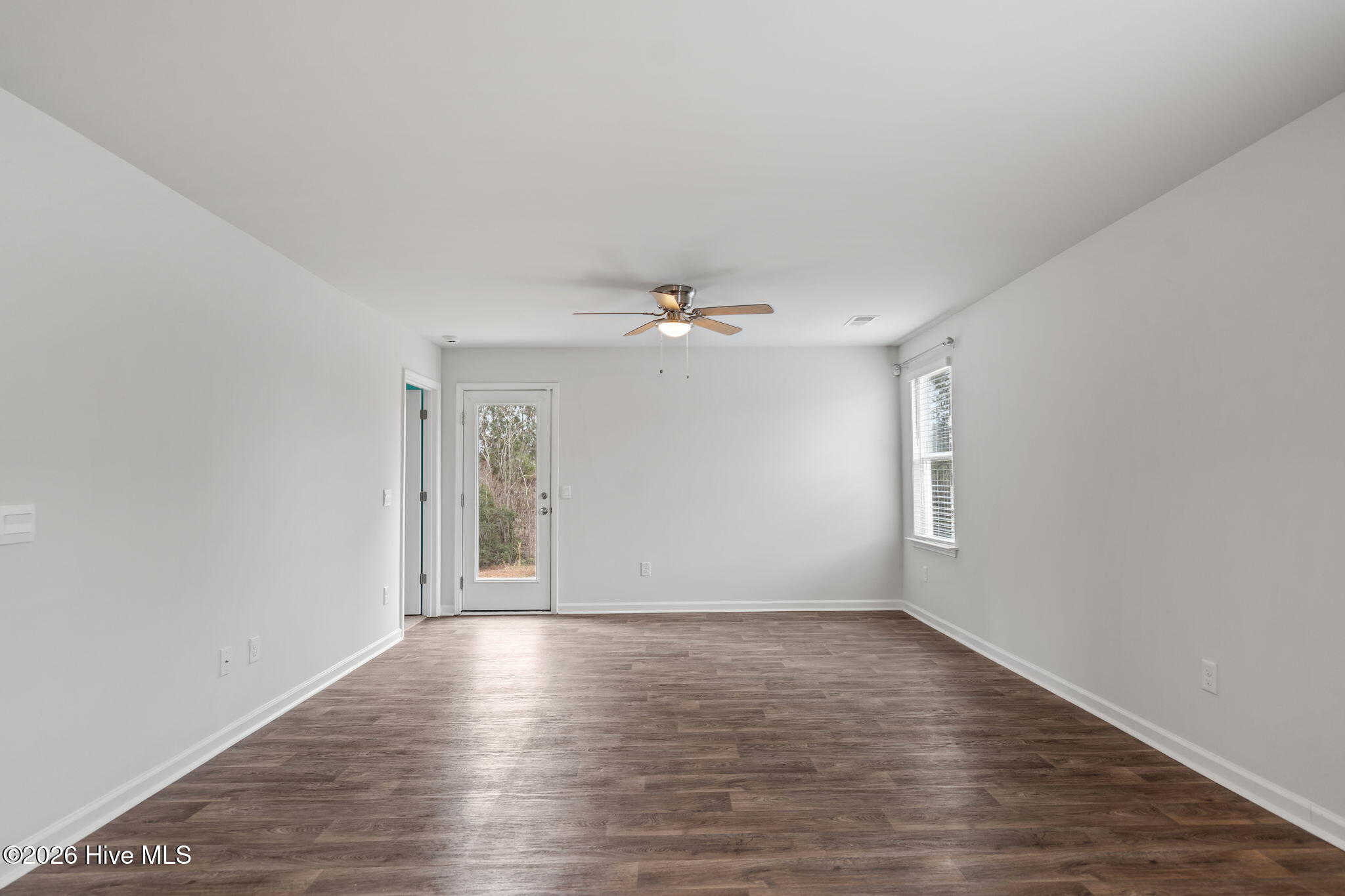 100555354 | Photo 37