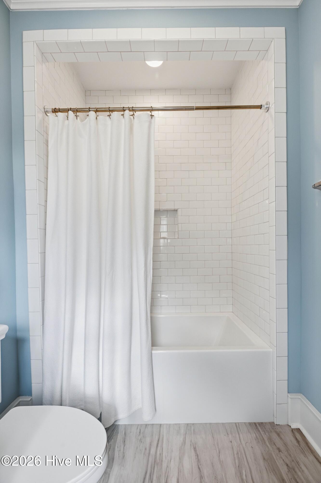 100564328 | Photo 36