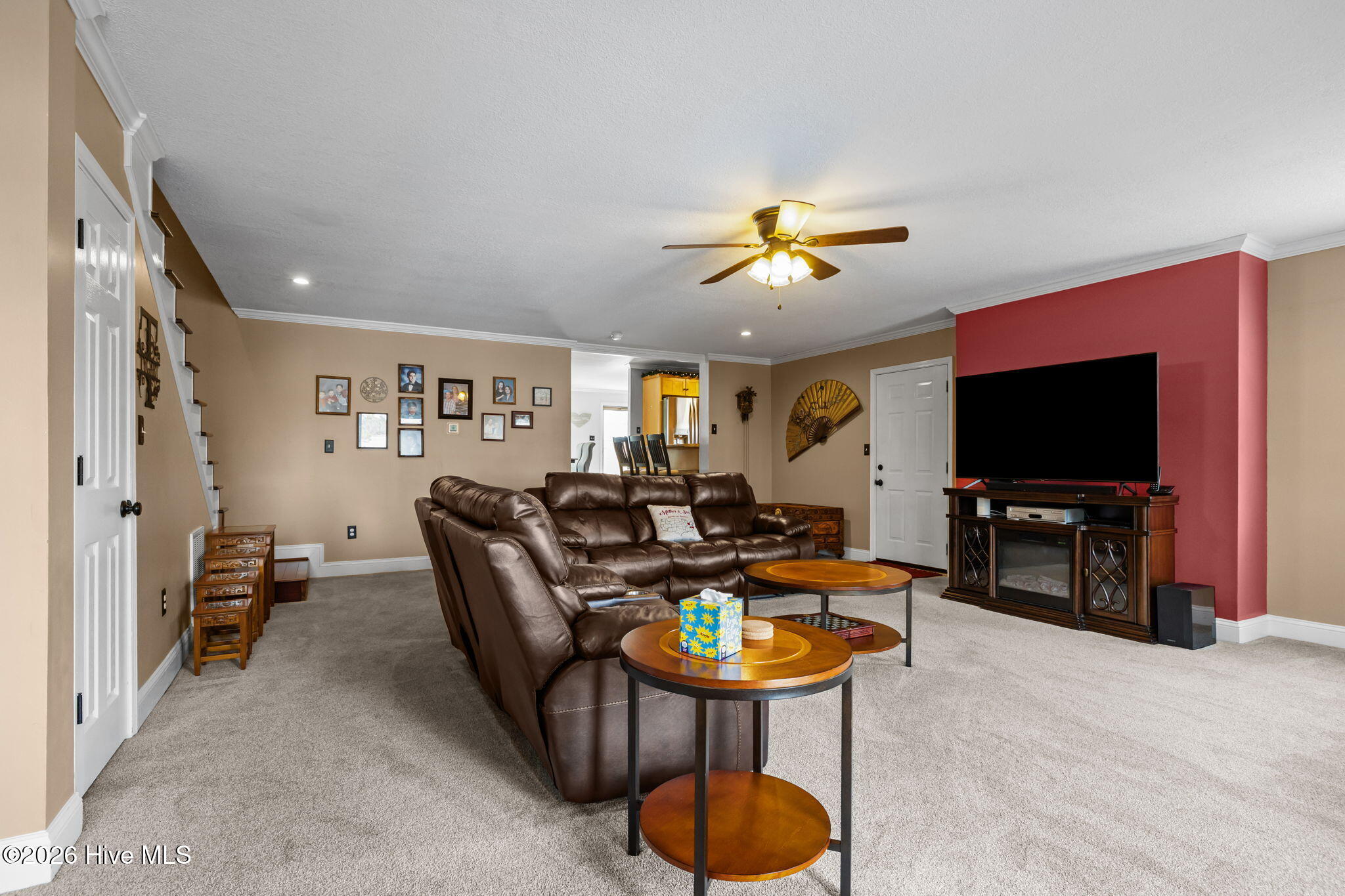 100558947 | Photo 24