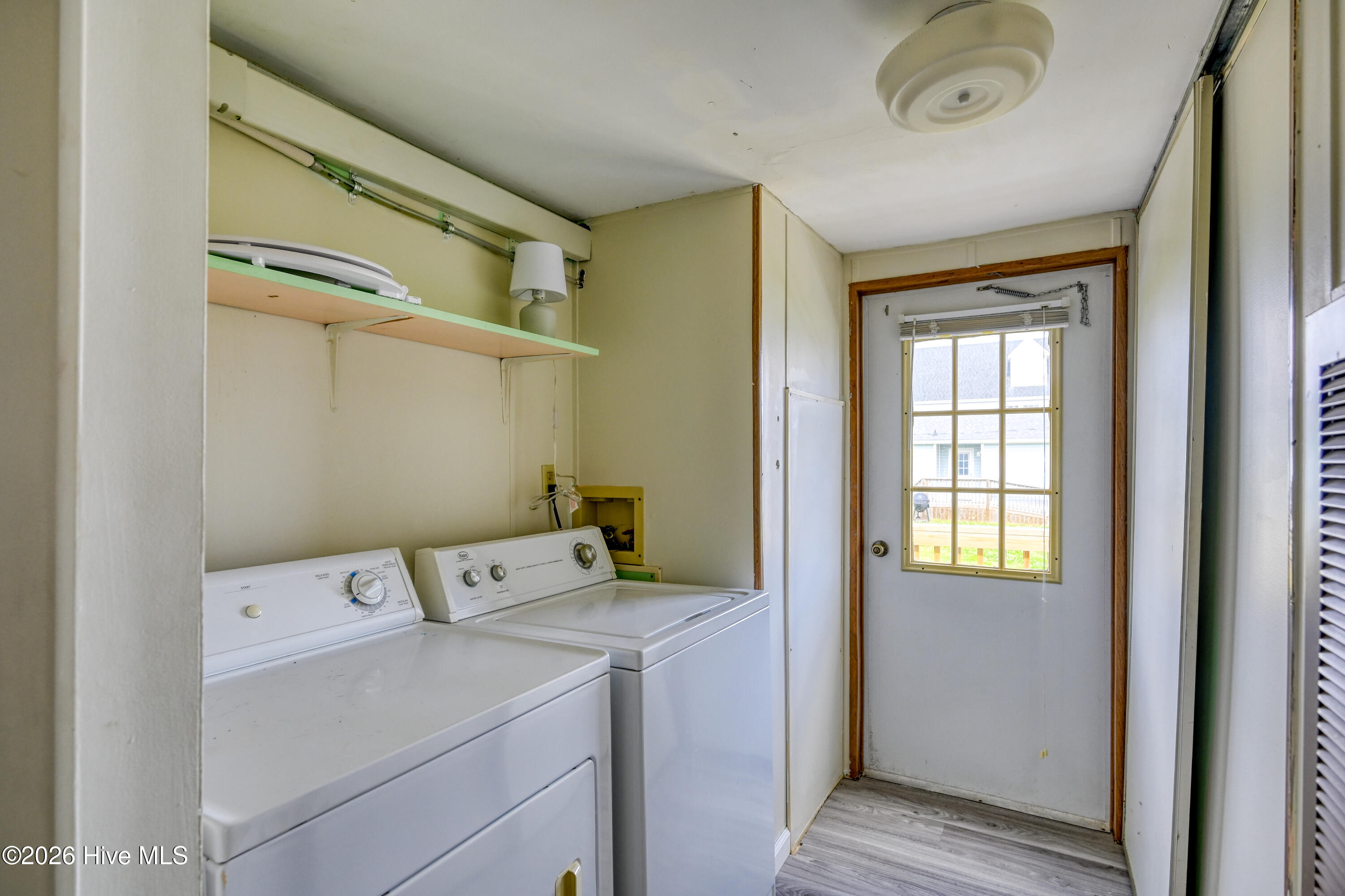 100562691 | Photo 22