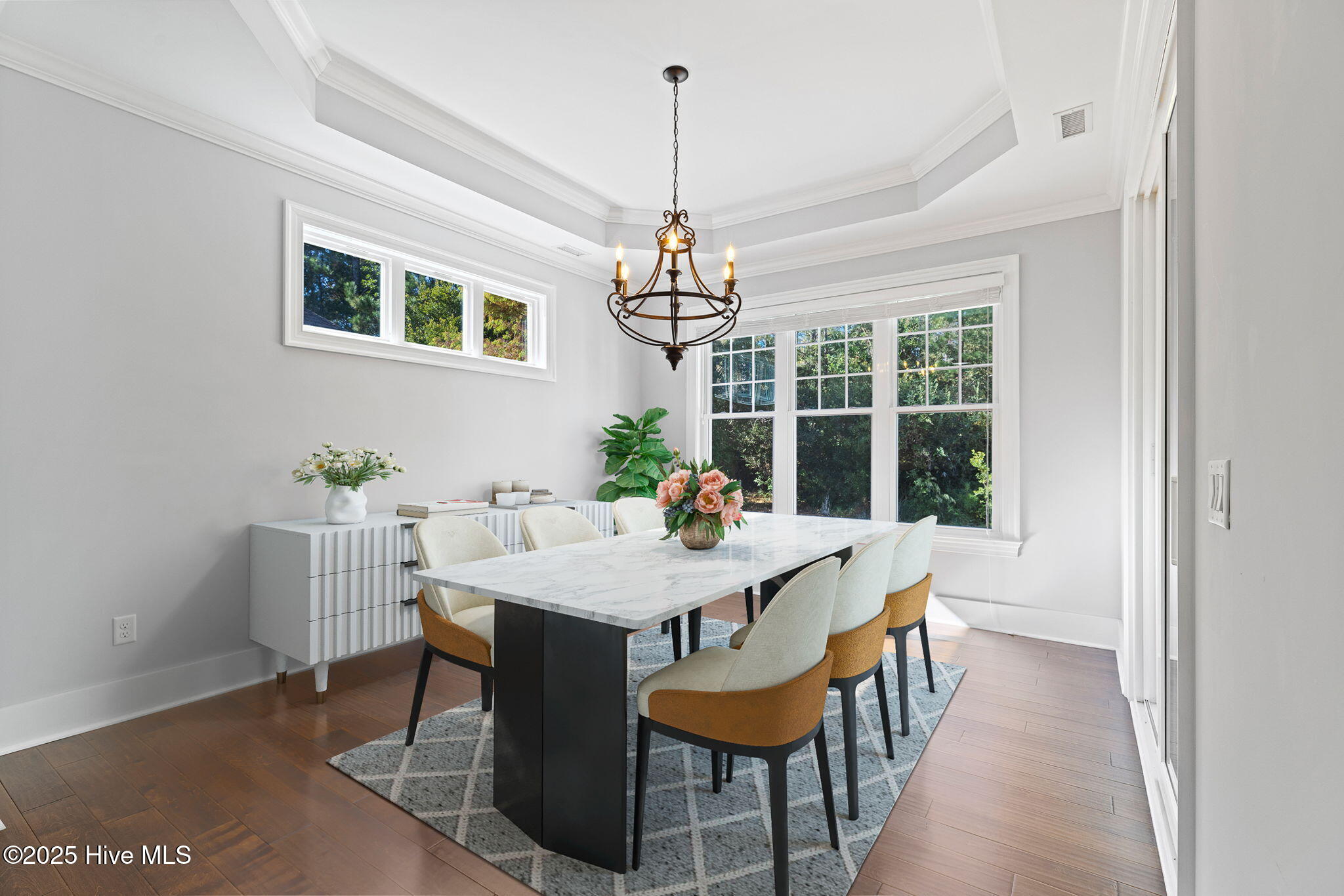 100542044 | Photo 23