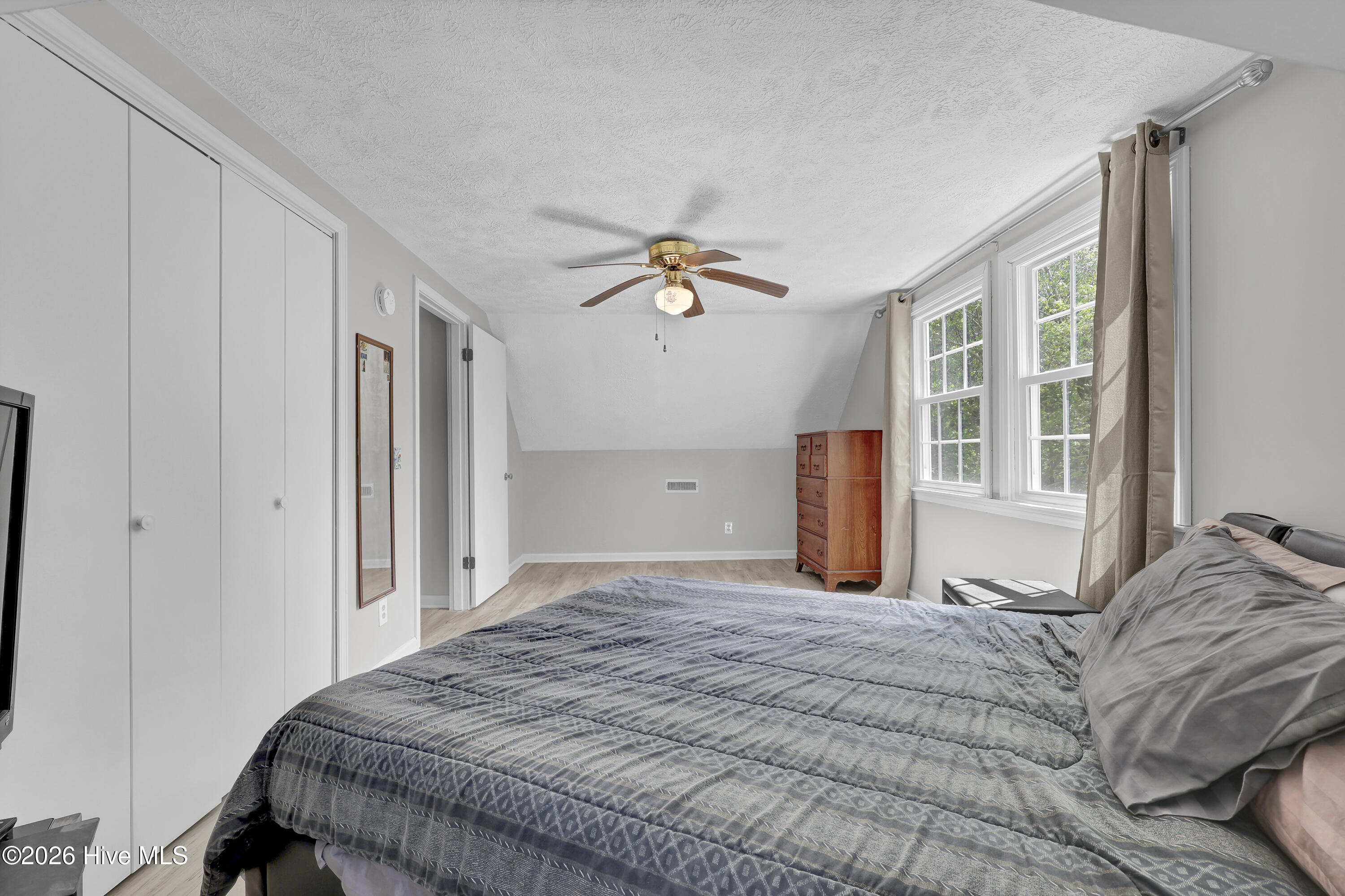 100564655 | Photo 22