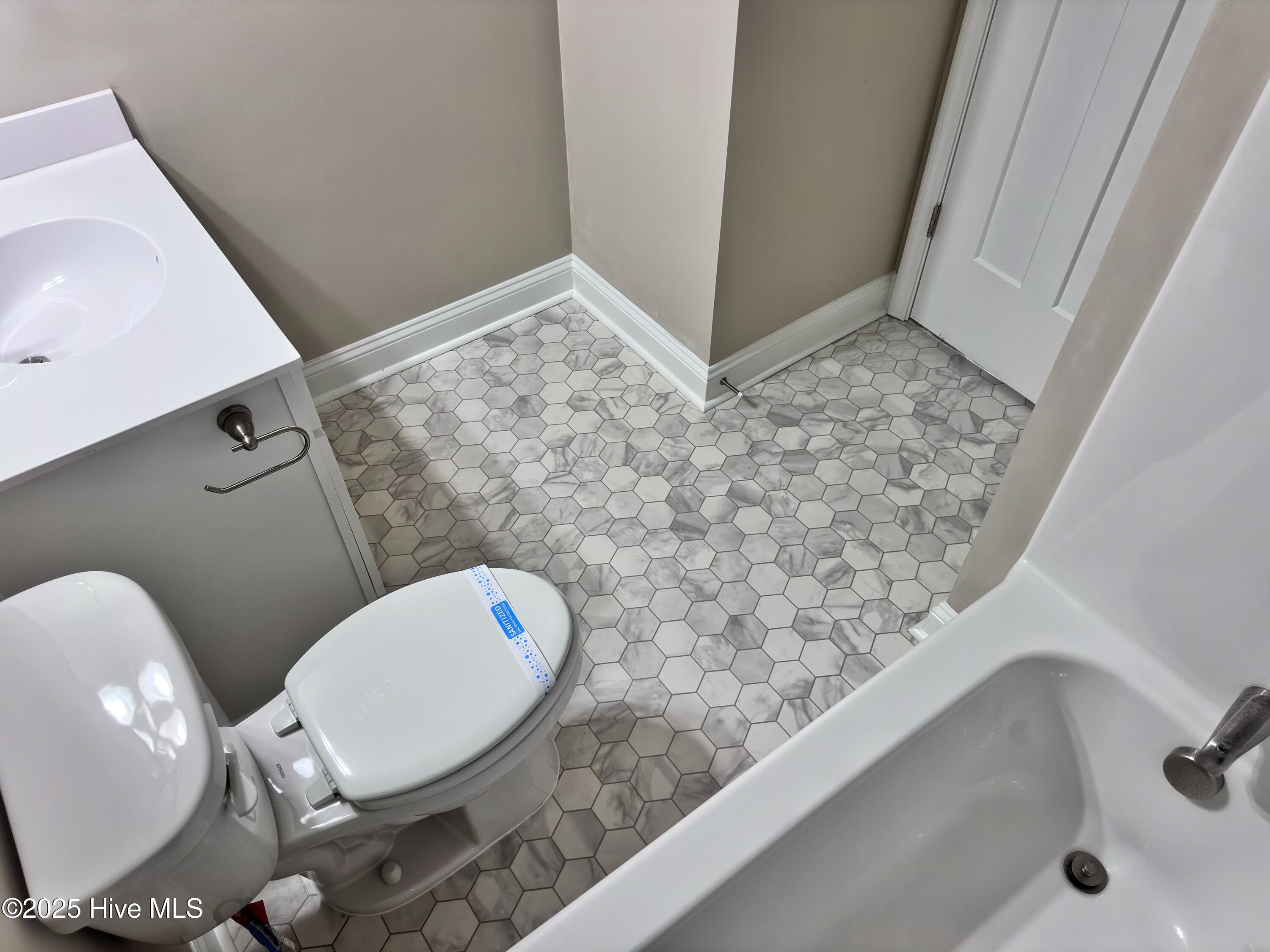 100546170 | Photo 12