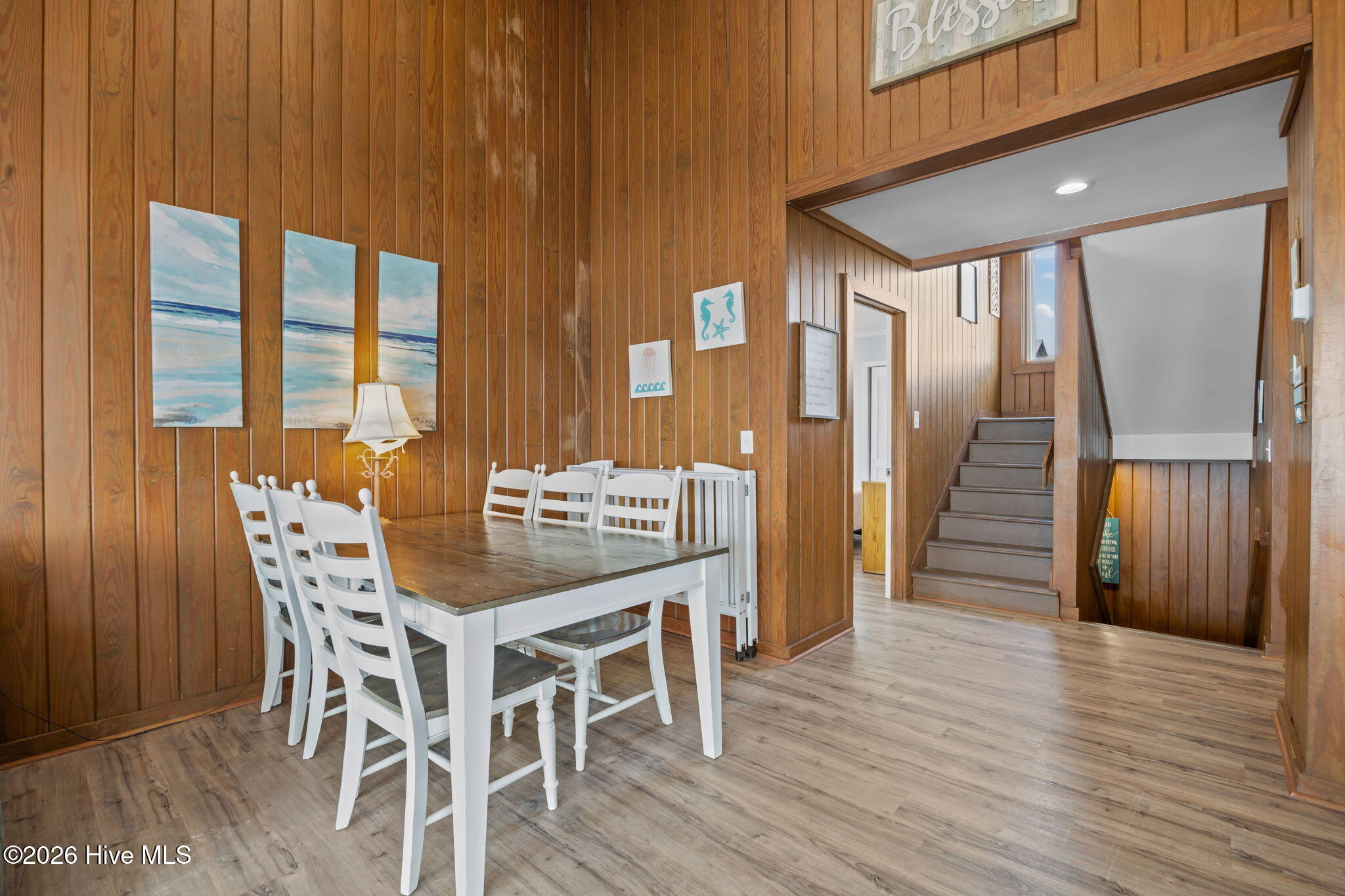 100565925 | Photo 32