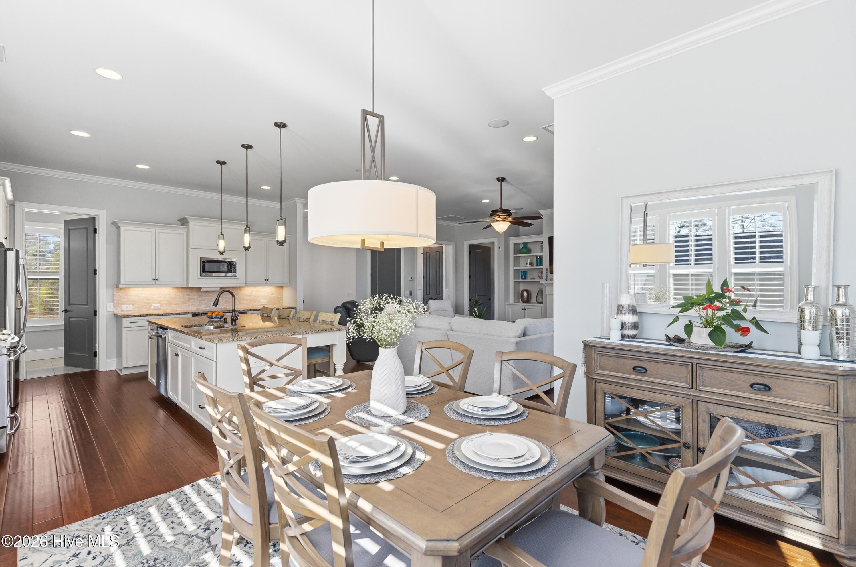 100556078 | Photo 19