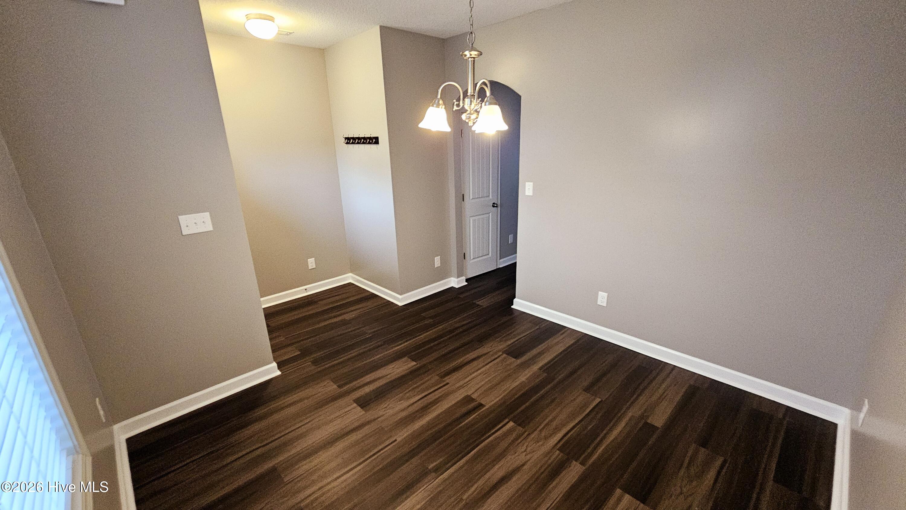 100568615 | Photo 17