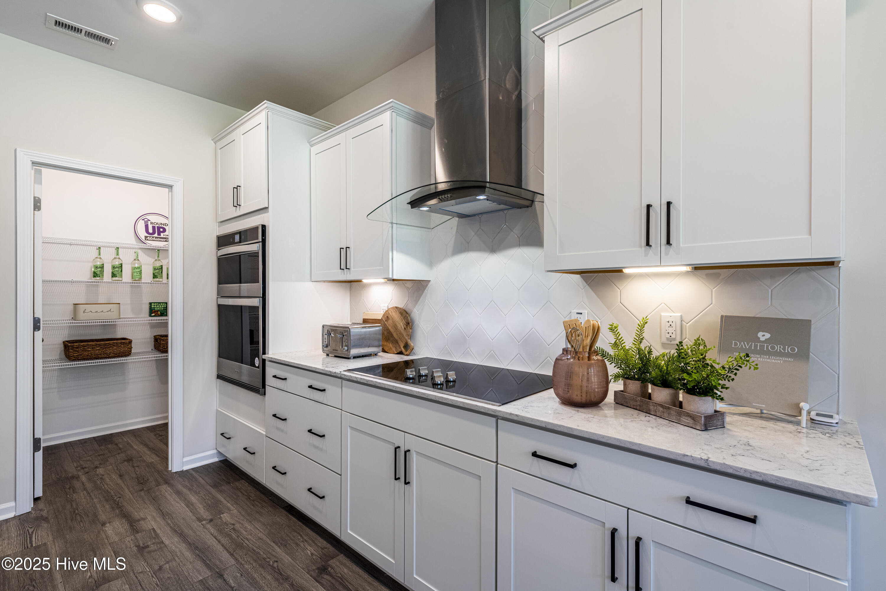 100505784 | Photo 28