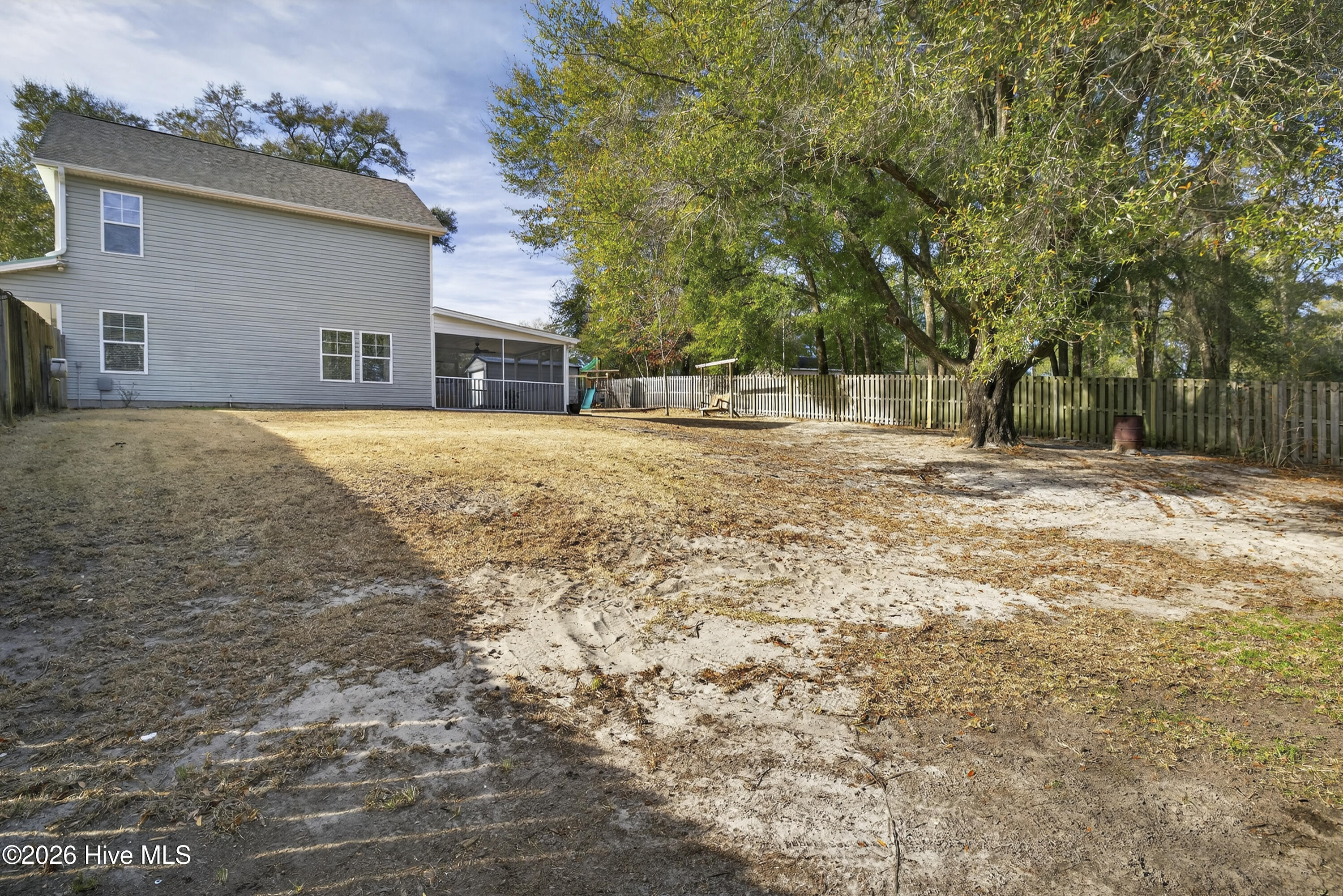 100549081 | Photo 36