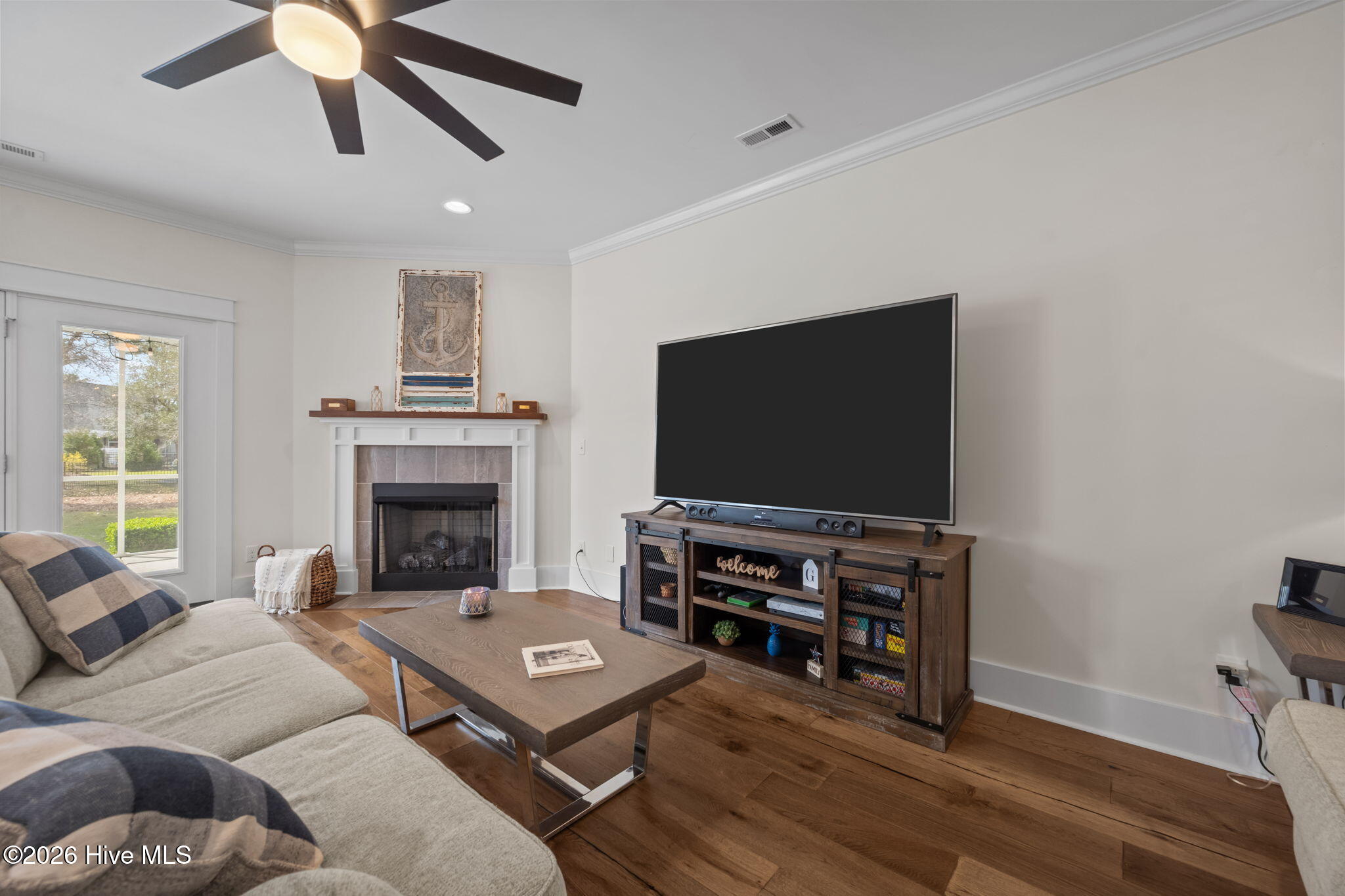 100562487 | Photo 18