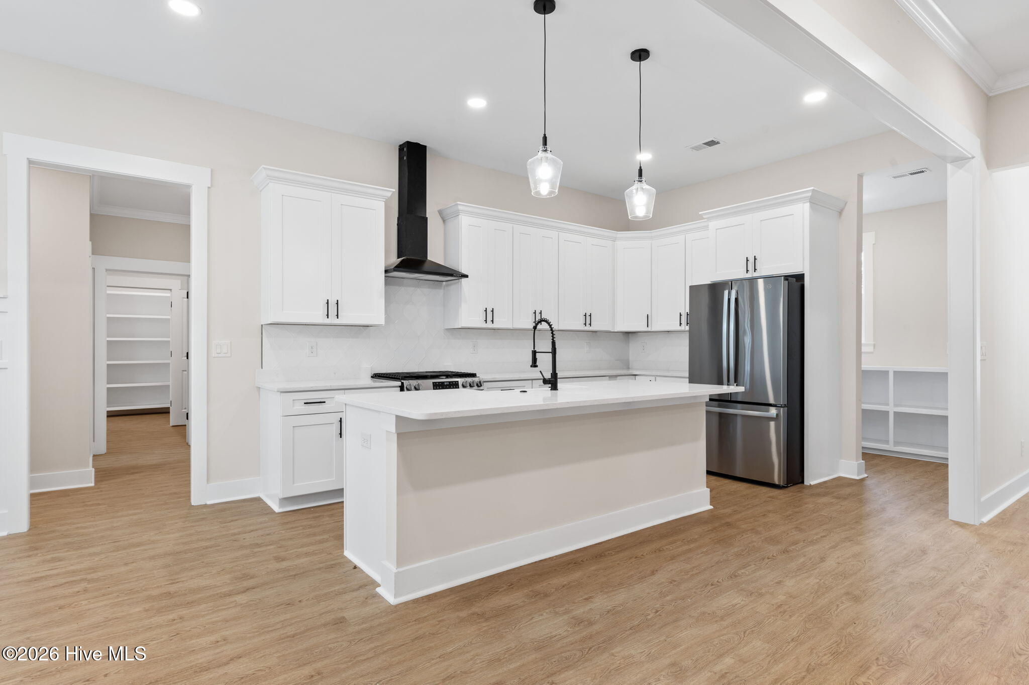 100558112 | Photo 12