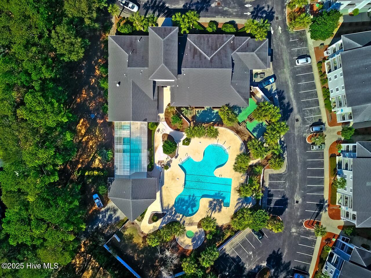 100545354 | Photo 56