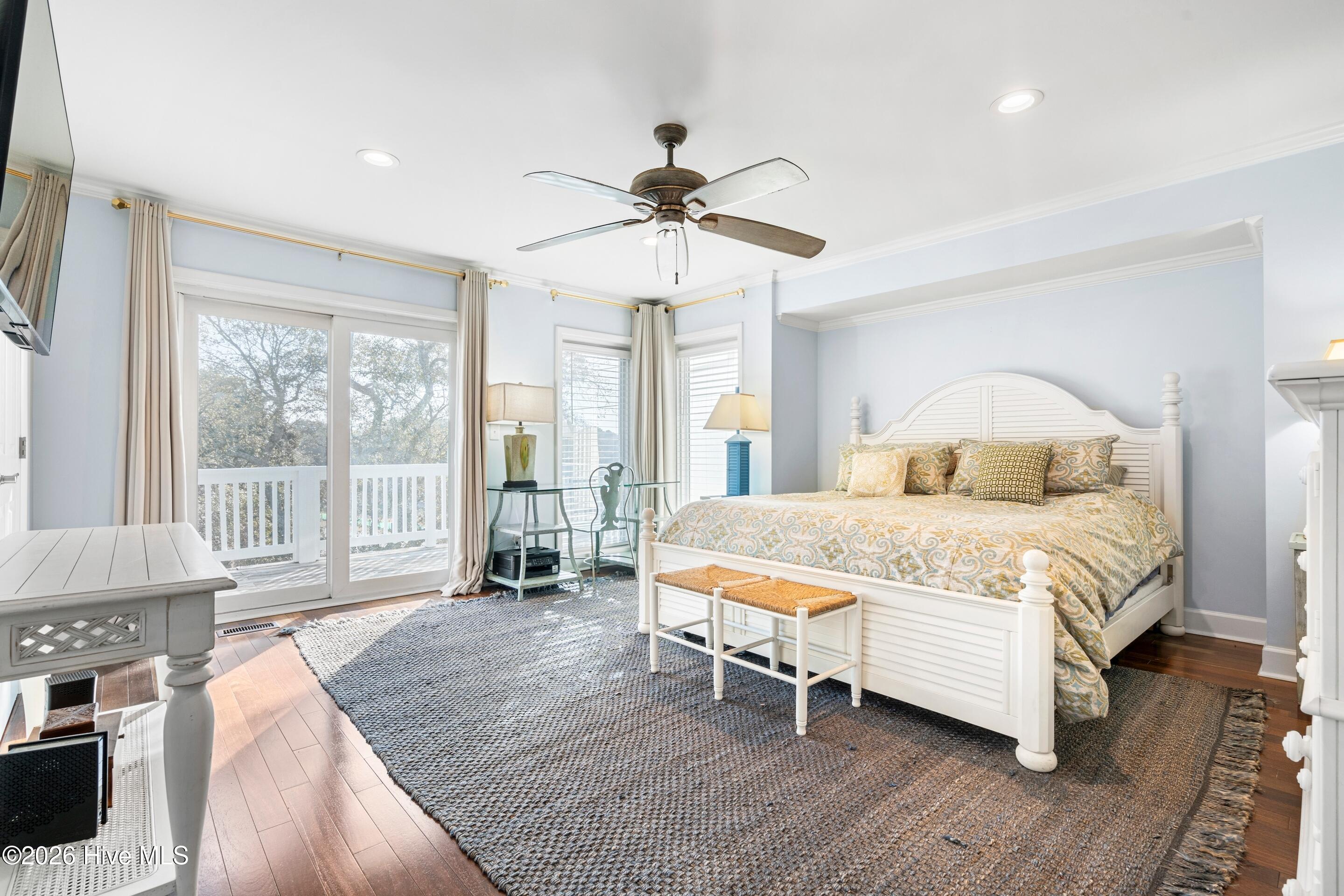 100548419 | Photo 28