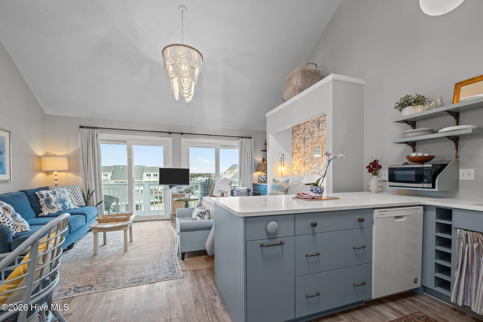 100552475 | Photo 16