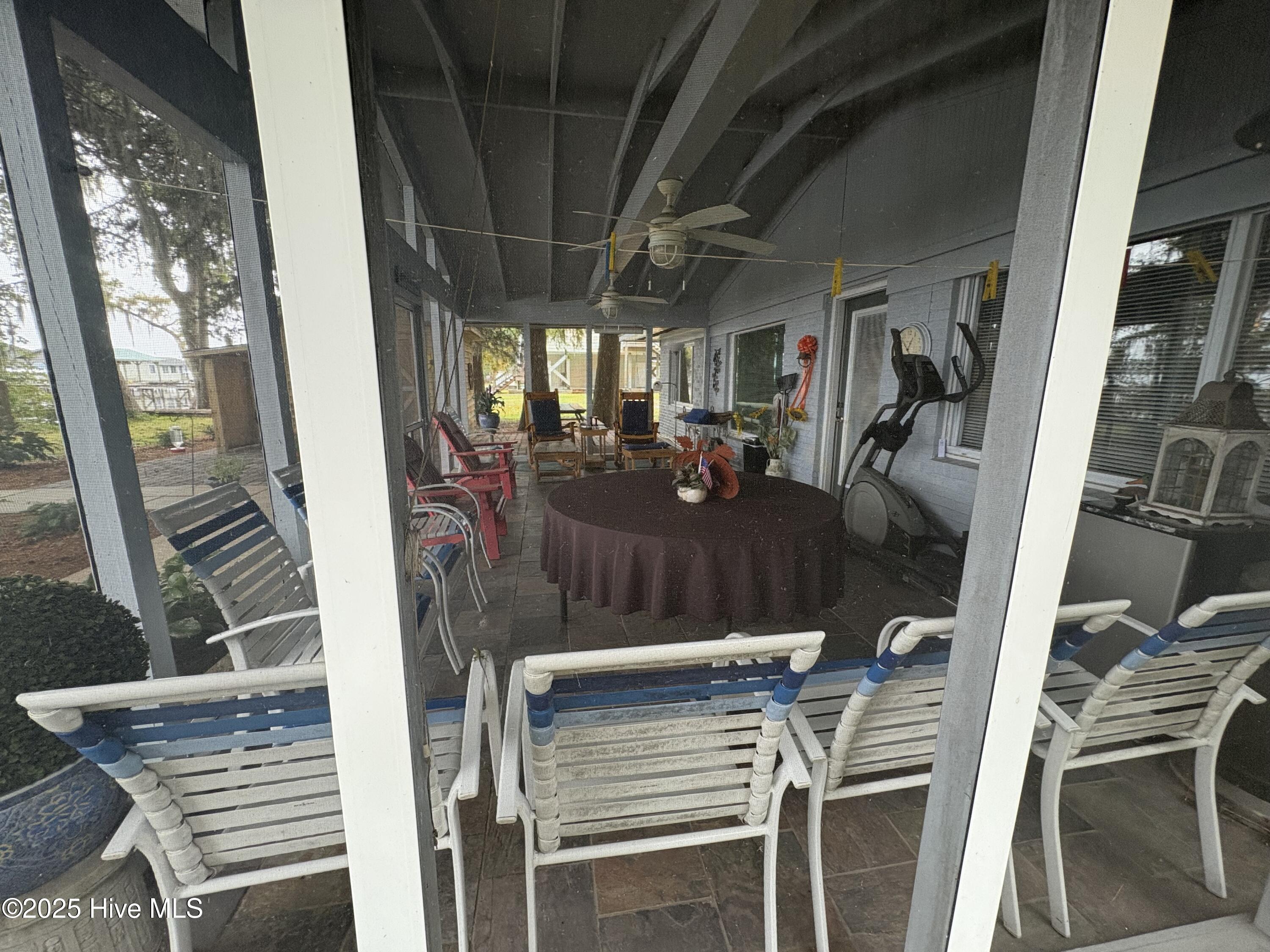 100534974 | Photo 14