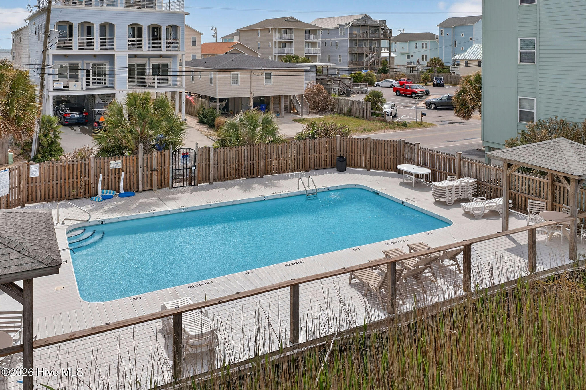 100554864 | Photo 40