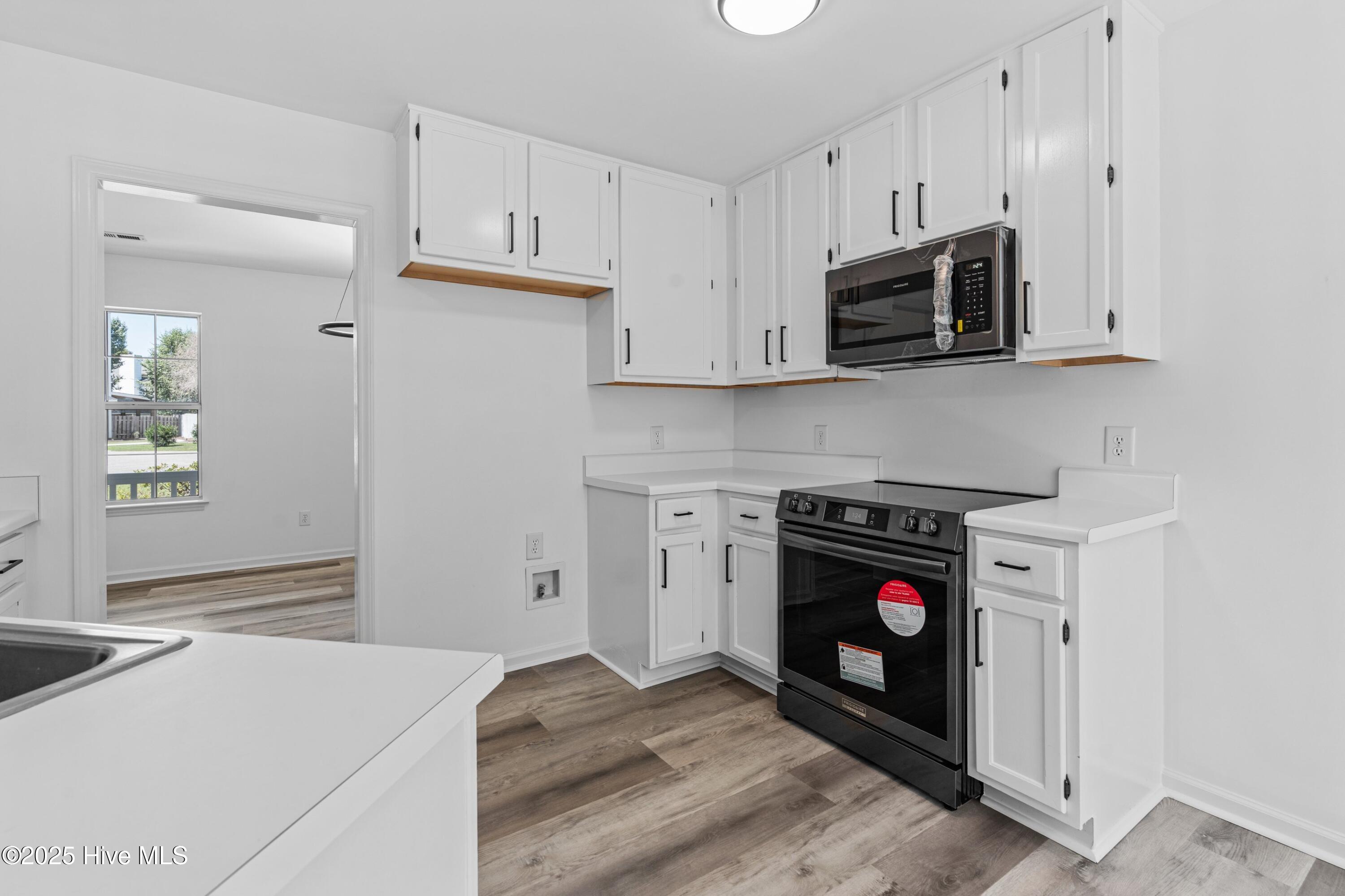6603 Whinbrel Court, Wilmington, NC 28409 – photo 13: 013-6603WhimbrelCourt-Wilmington-NC-2840