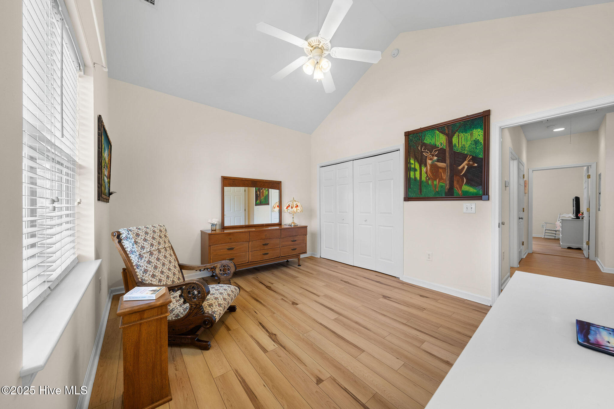 100513601 | Photo 24