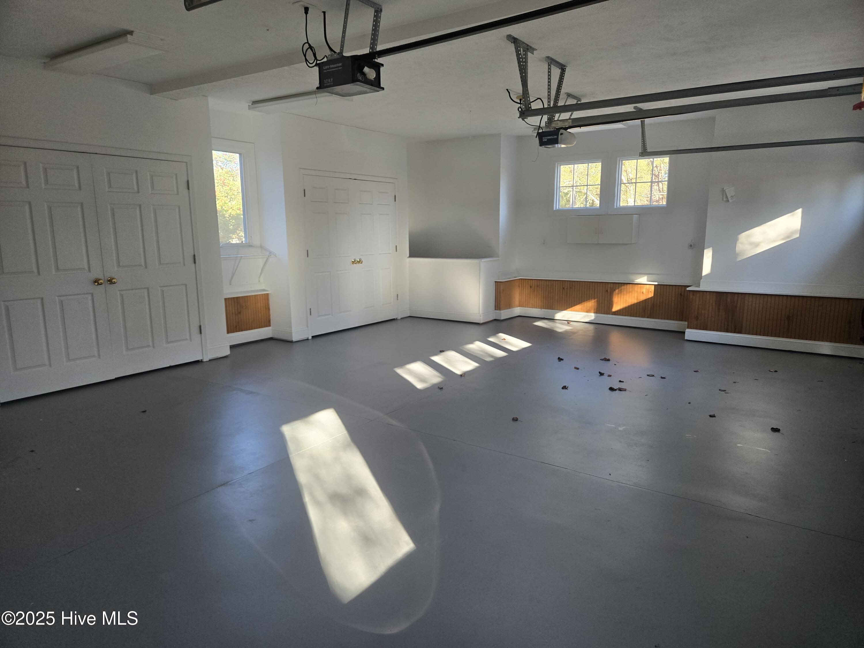 100545211 | Photo 50