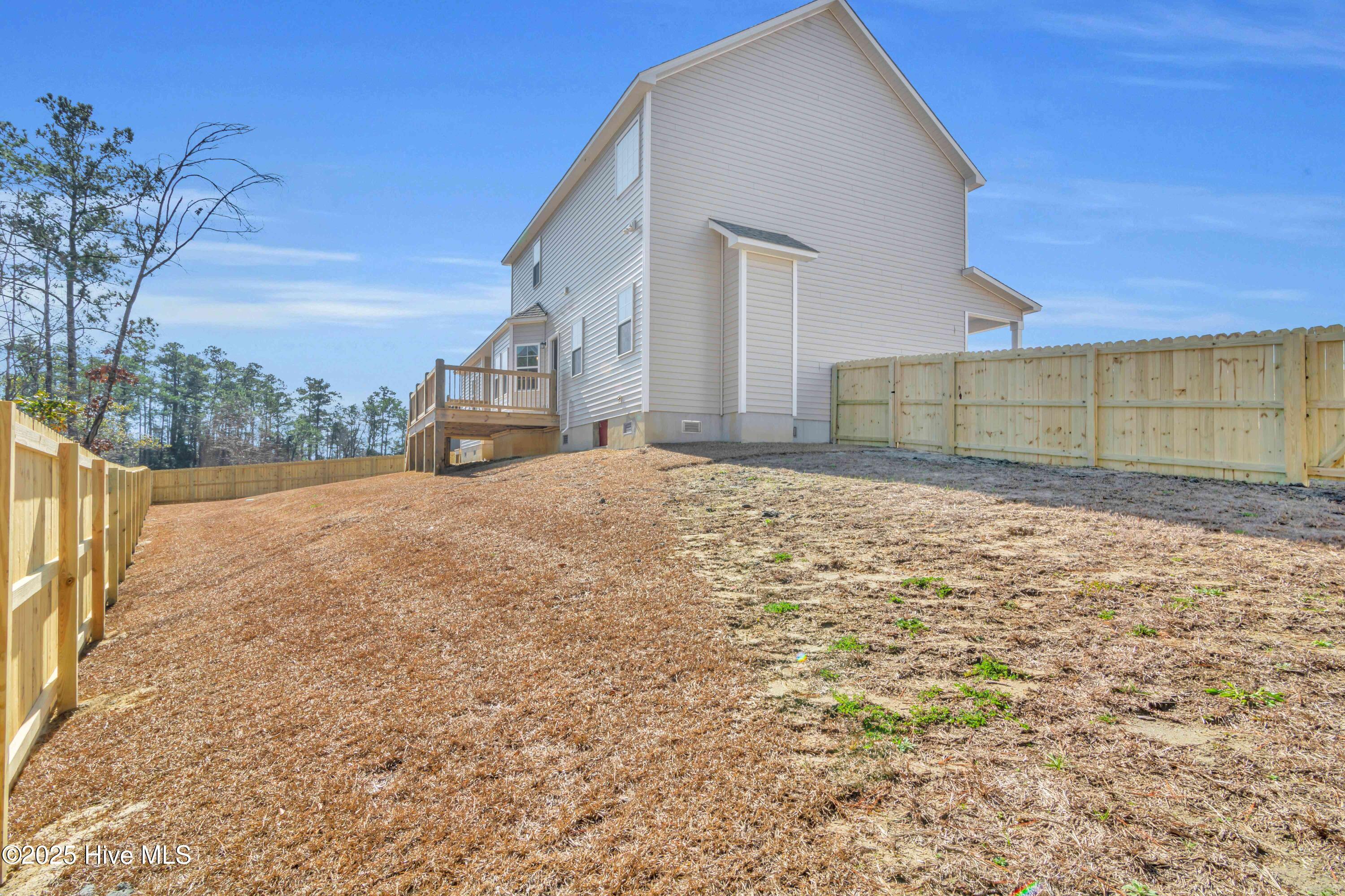 100566089 | Photo 43