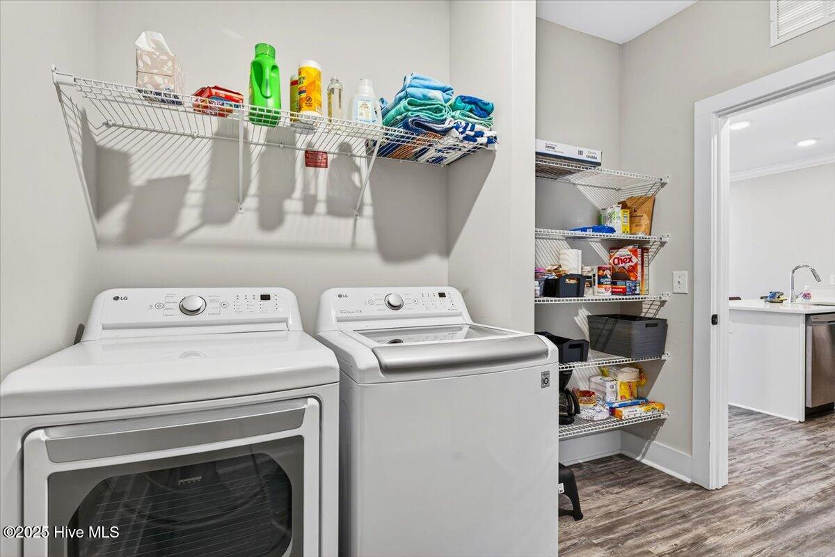 100522744 | Photo 32