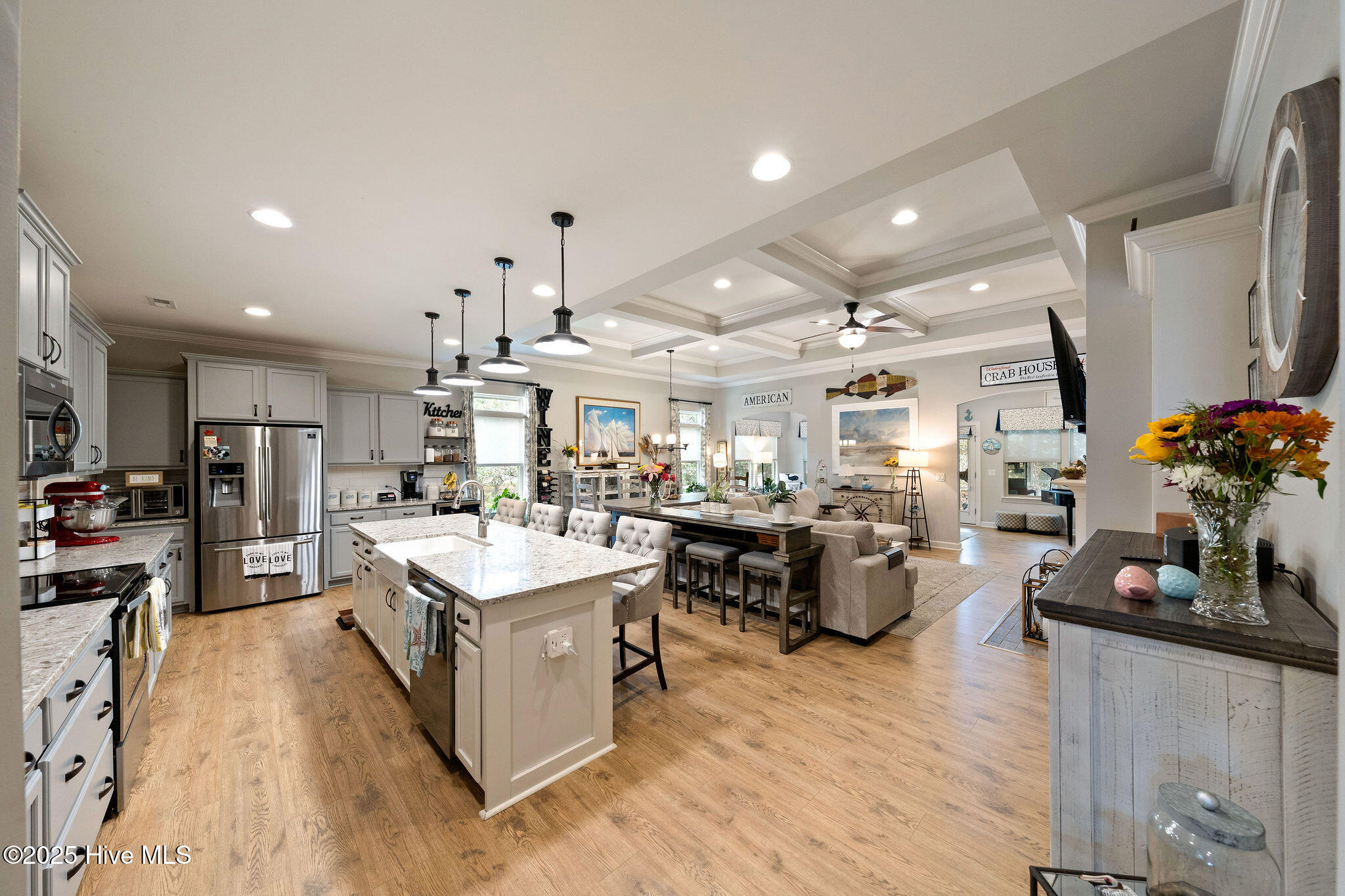 100529341 | Photo 18