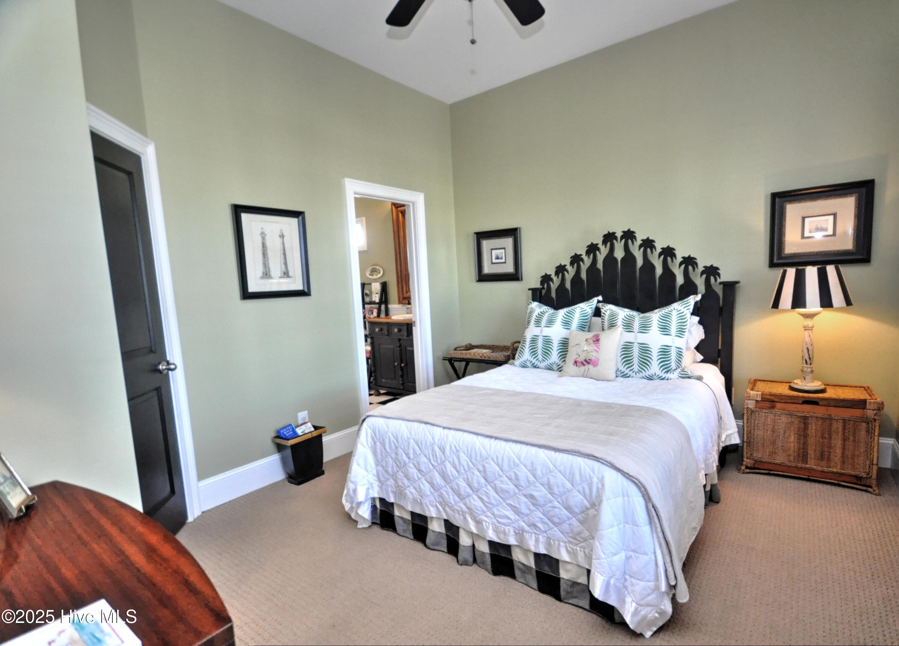 100537753 | Photo 24