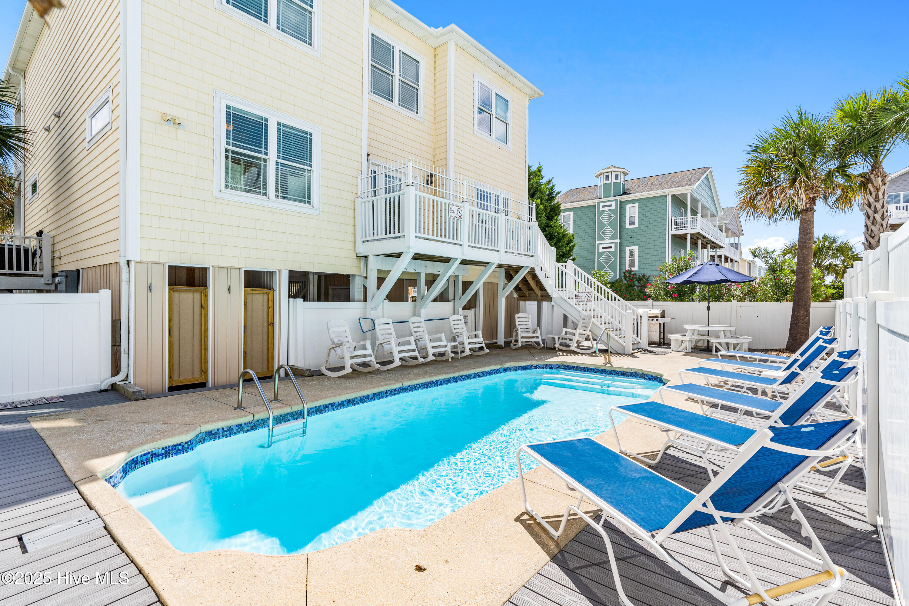 100530608 | Photo 60