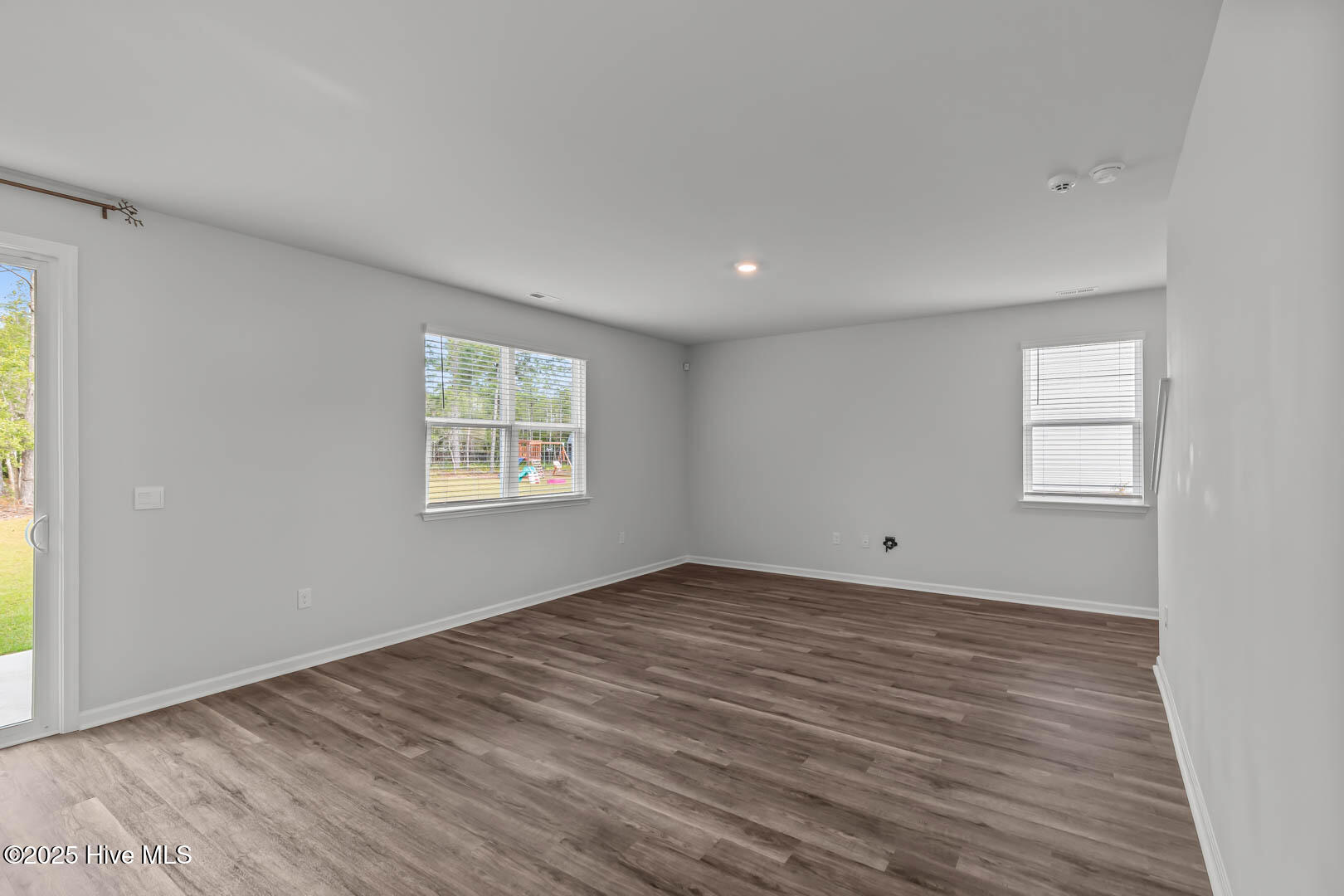 100538929 | Photo 22