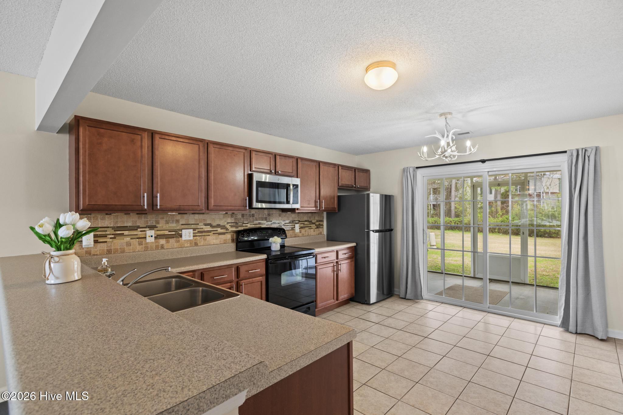 100554013 | Photo 10