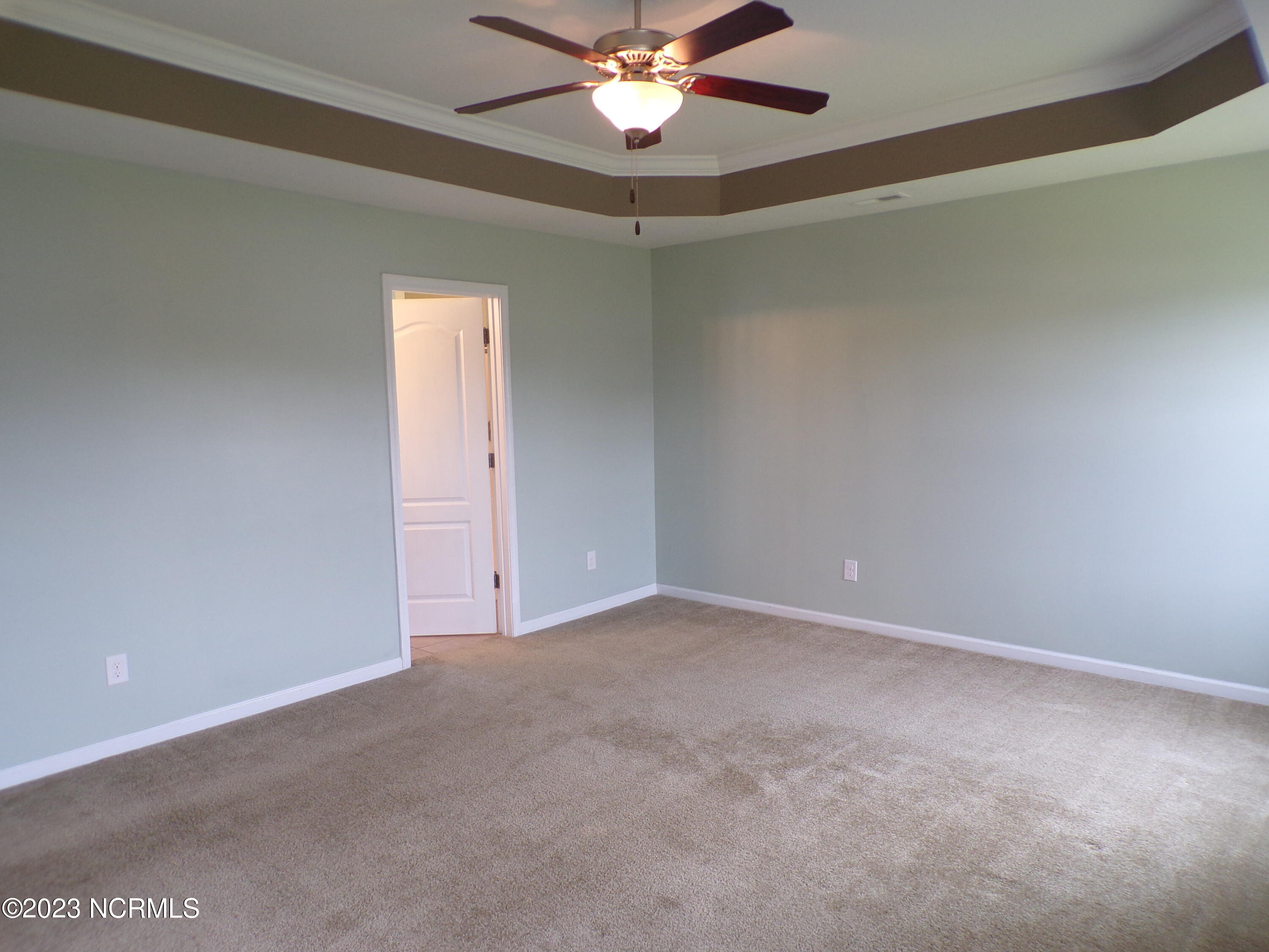 100559579 | Photo 42