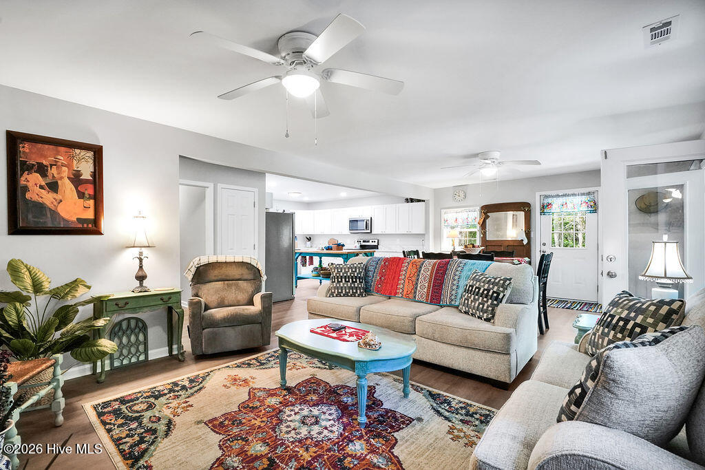 100569644 | Photo 18