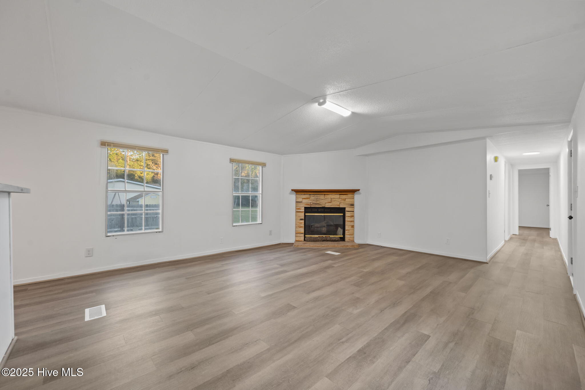 100539170 | Photo 17