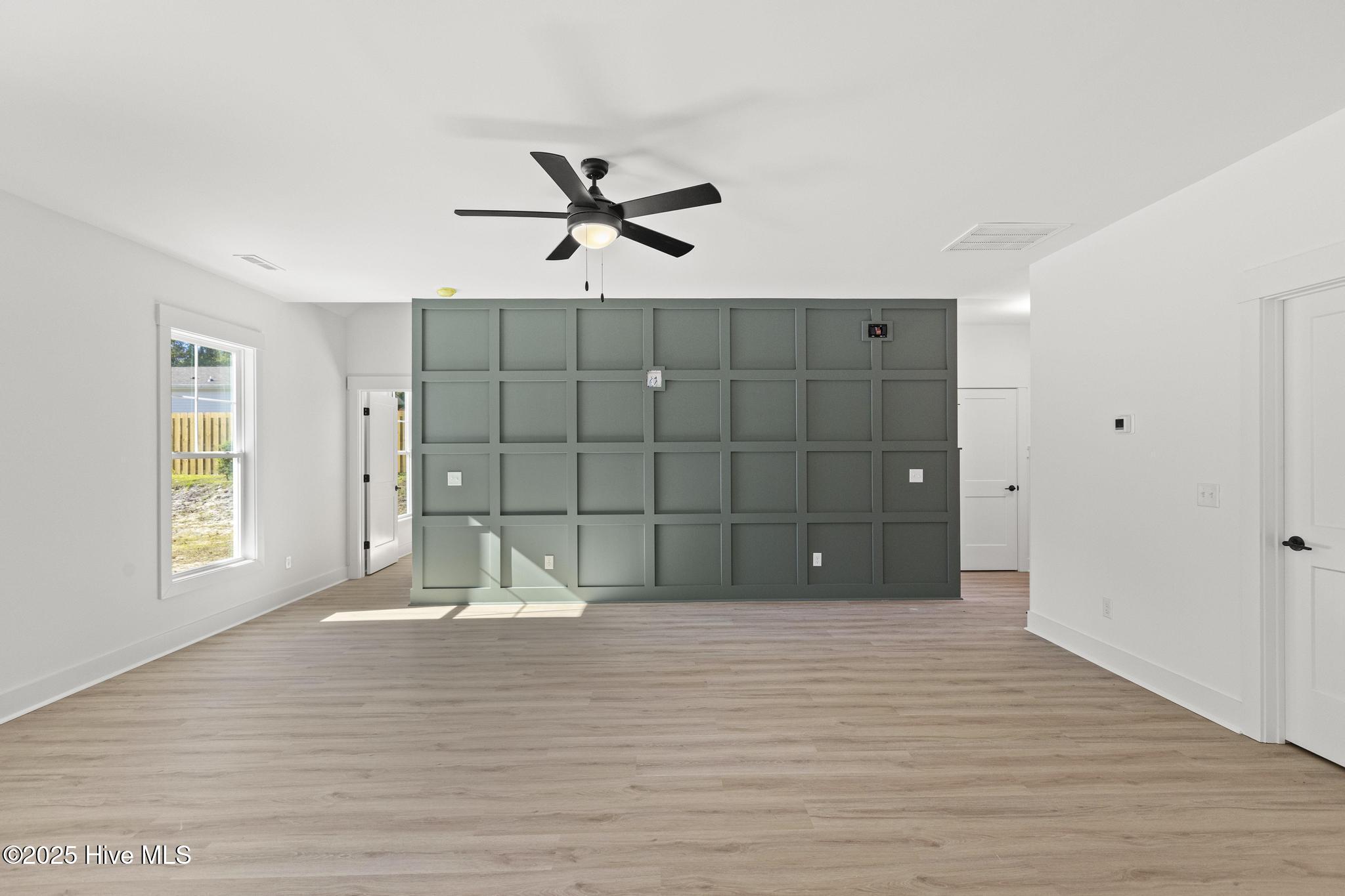 100537116 | Photo 13