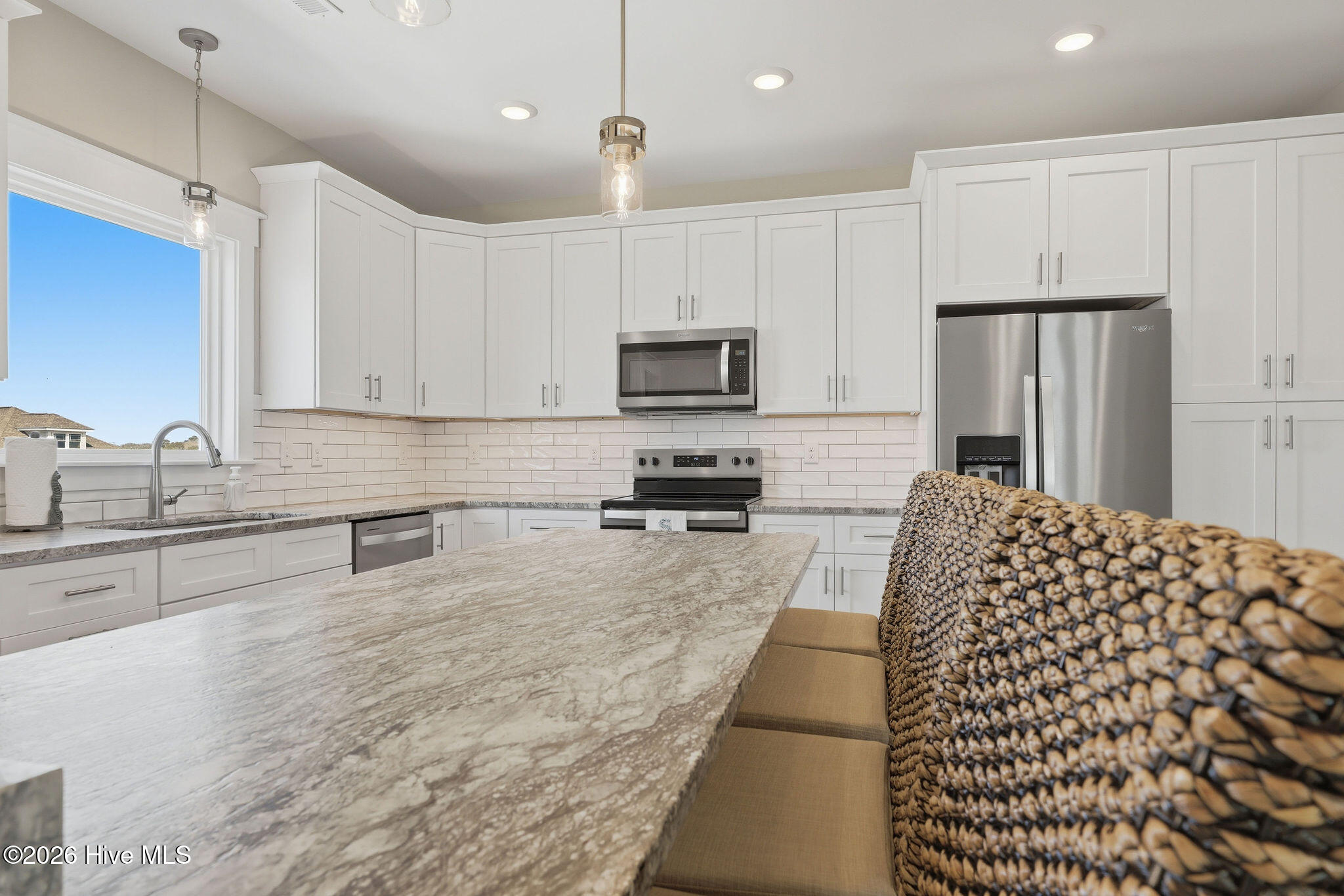 100559118 | Photo 26