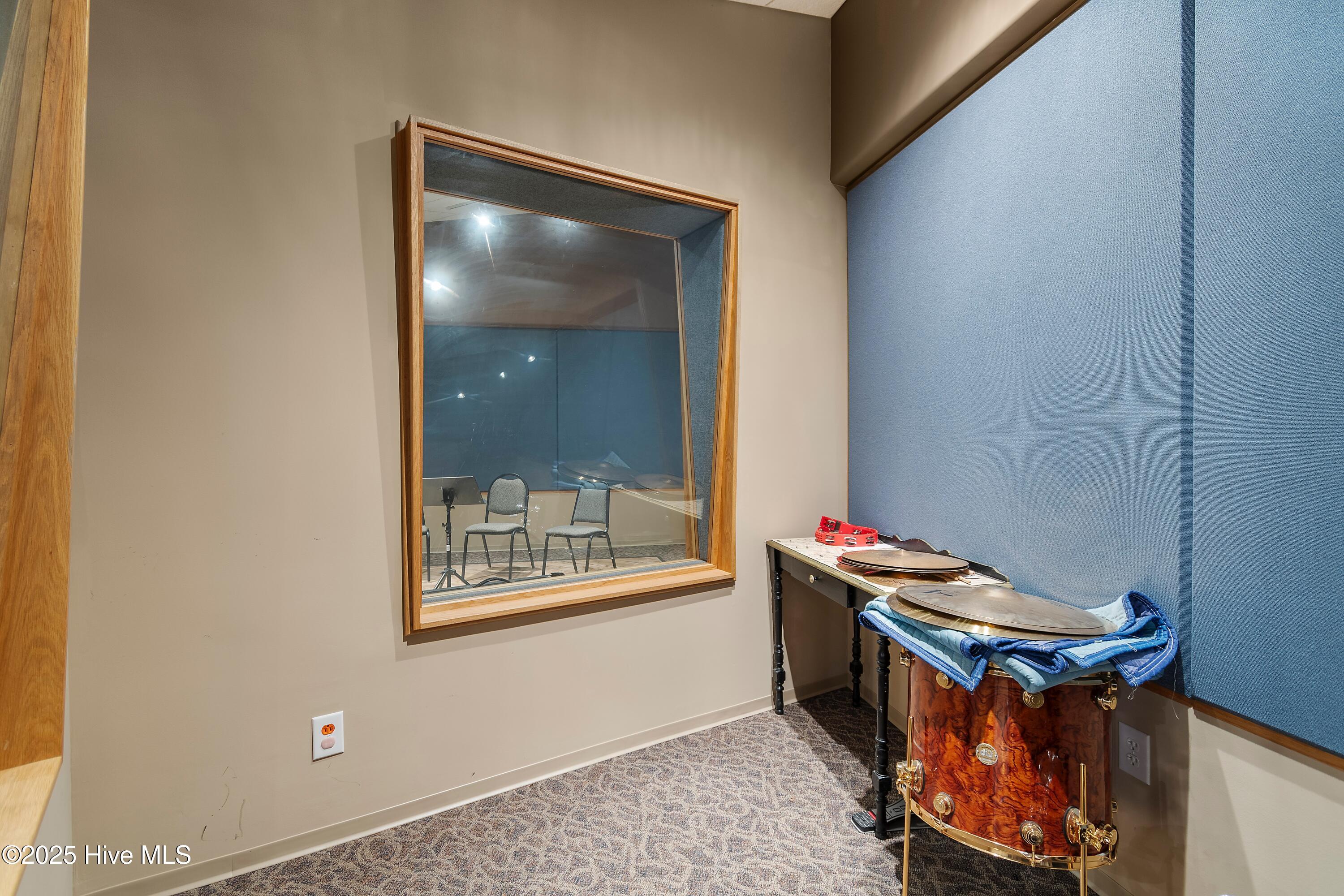 100491717 | Photo 55