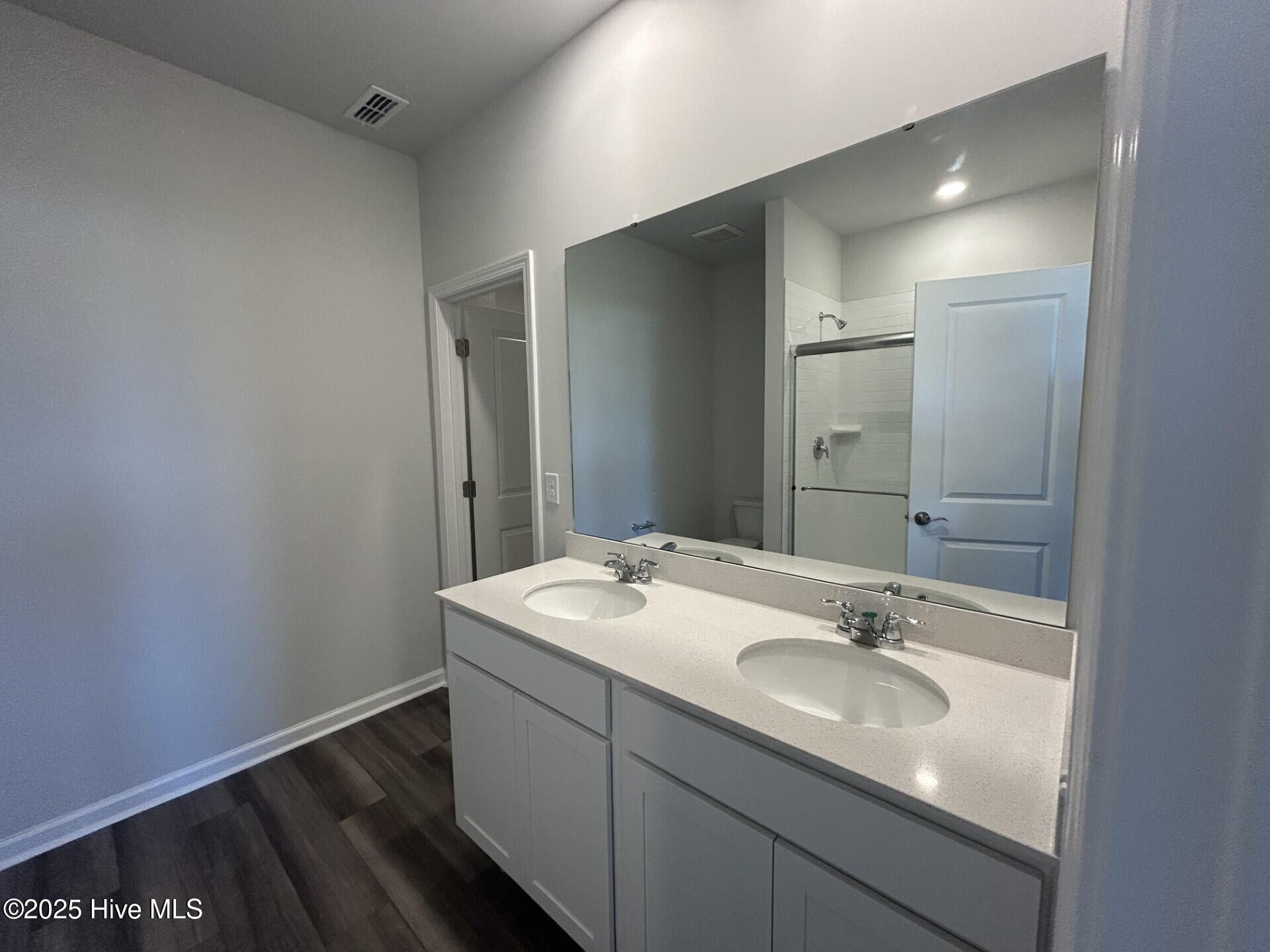 100513177 | Photo 16