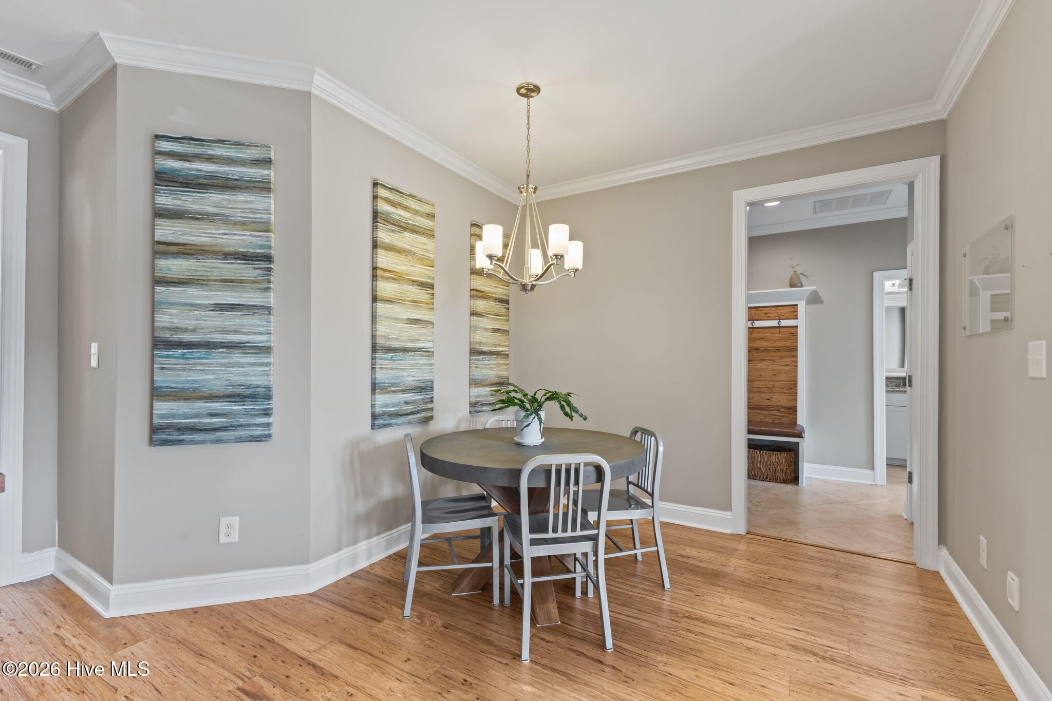 100560344 | Photo 38