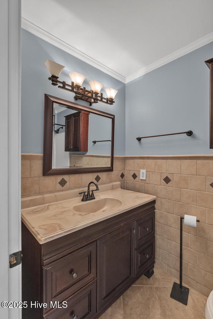 100540803 | Photo 17